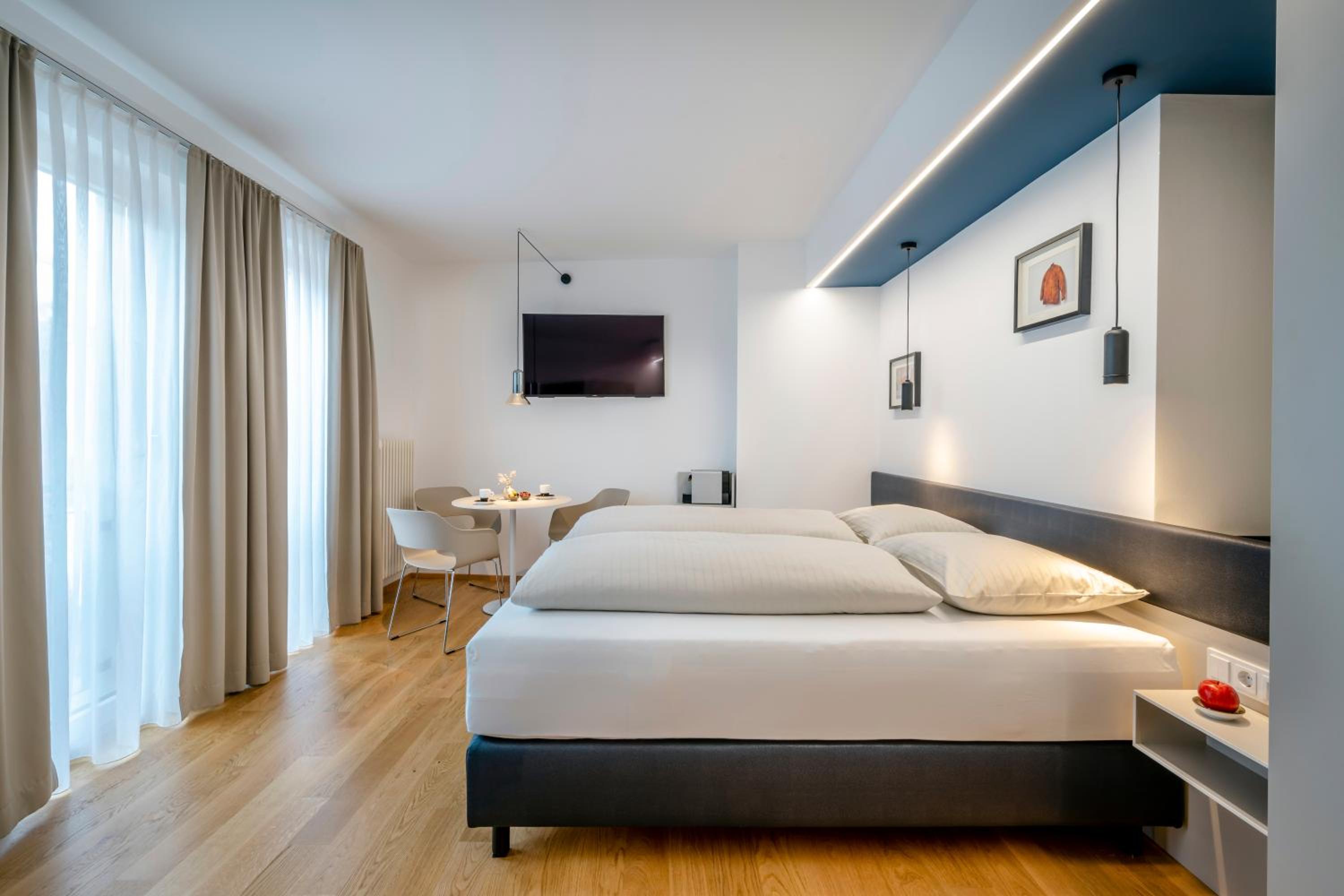 Deluxe Double or Twin Room photo 2