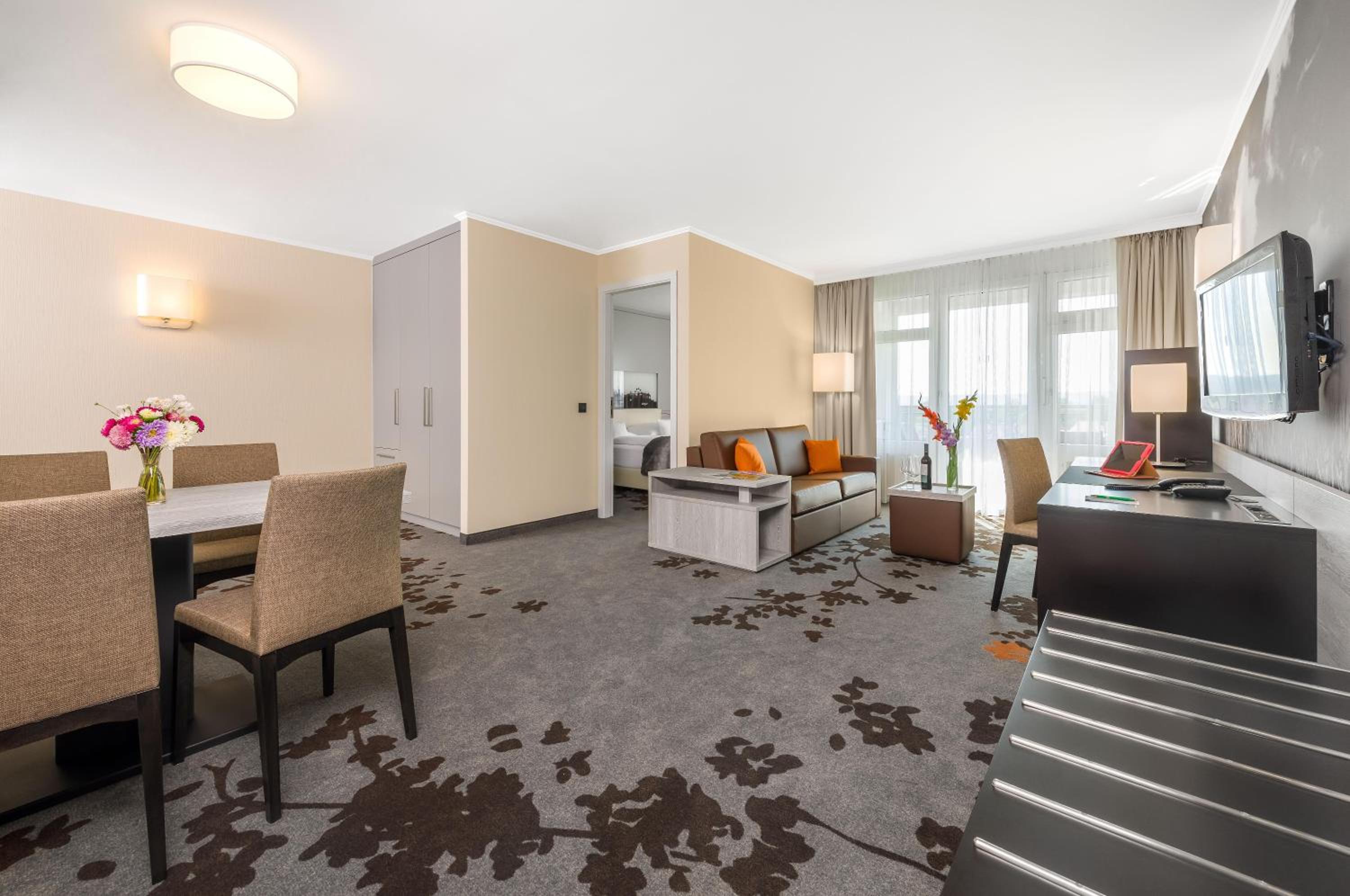 Suite (2 Adults and 2 Children) photo 1