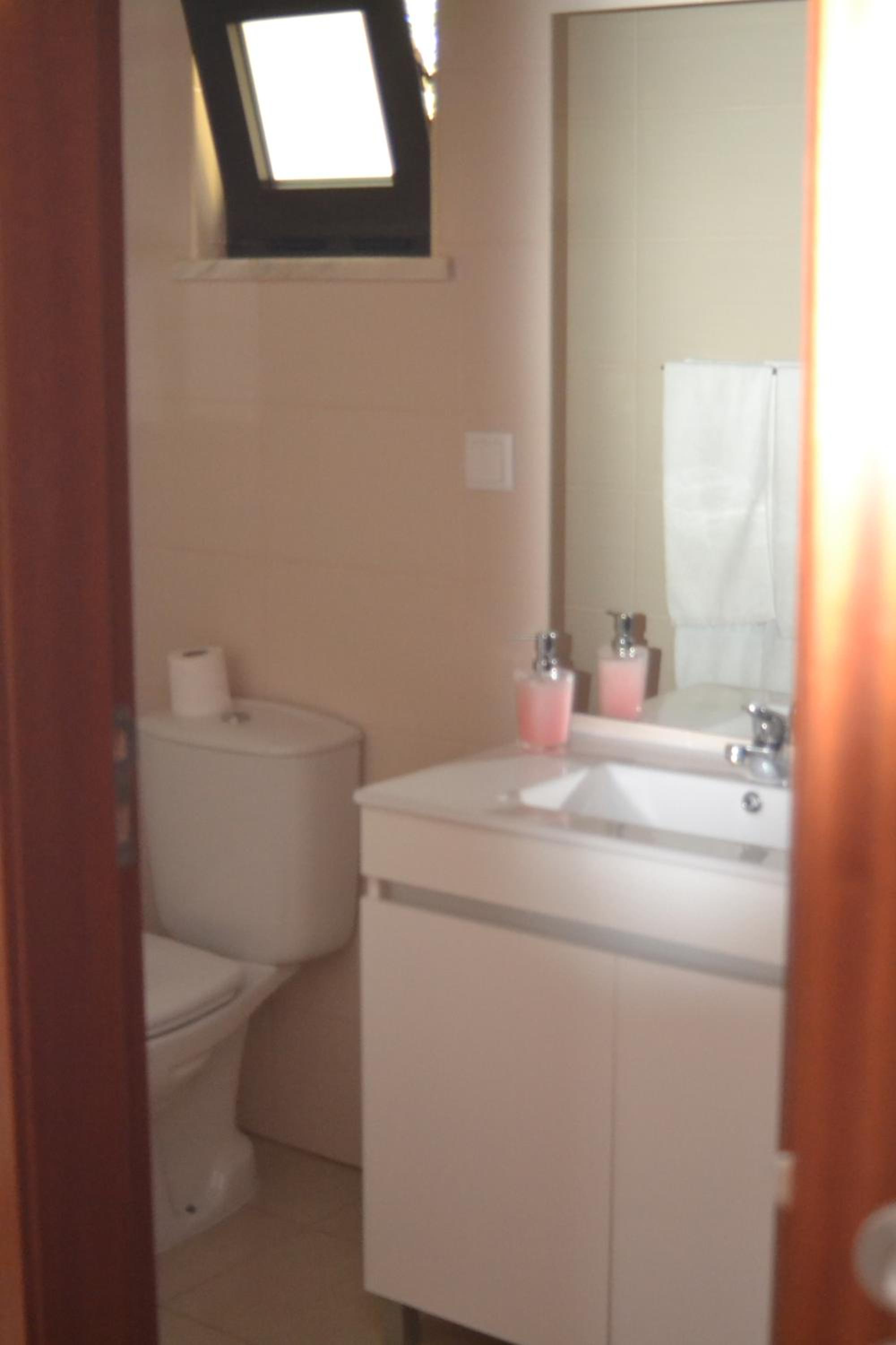 Standard Single Room with Shared Bathroom photo 1