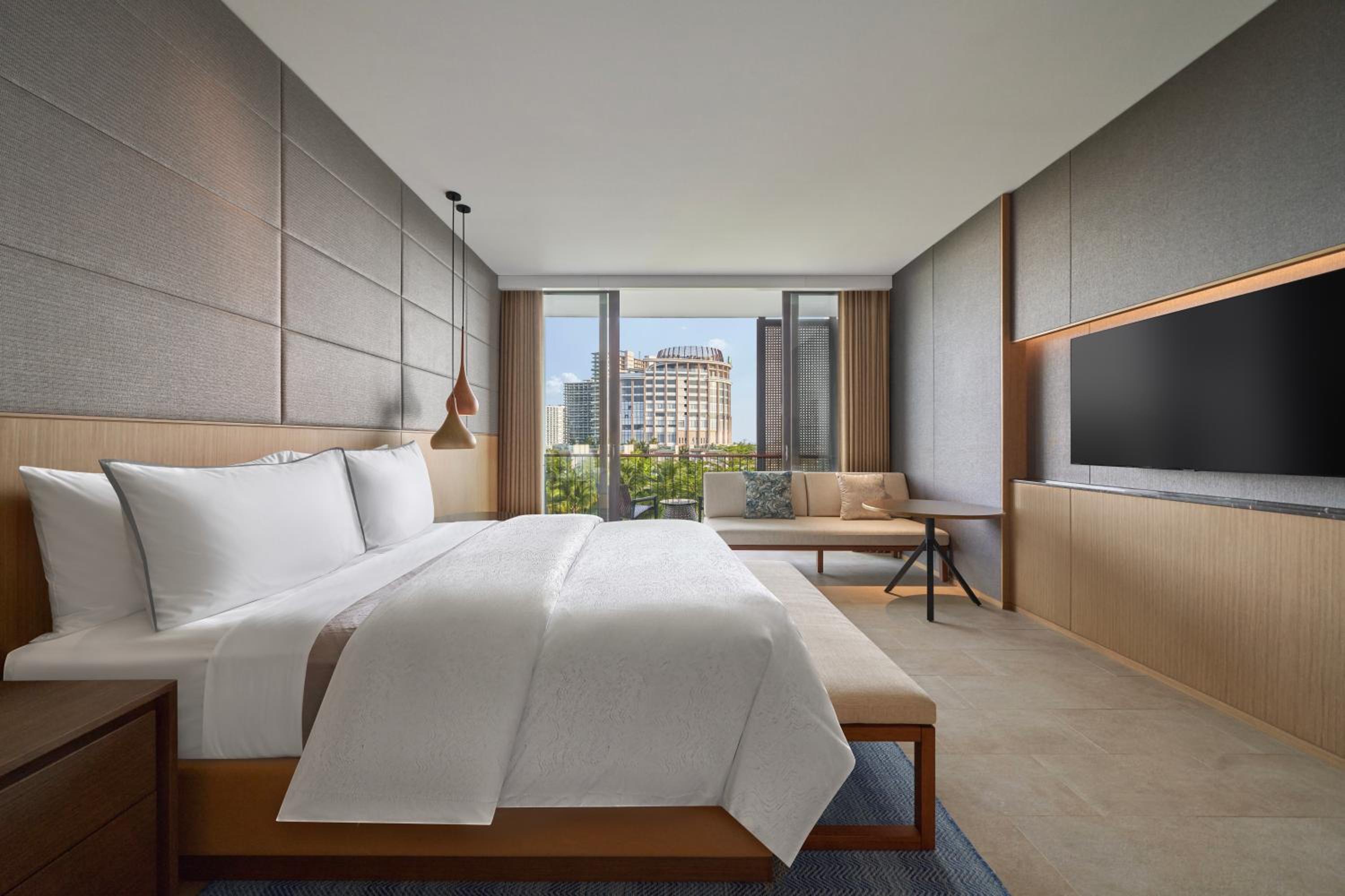 Deluxe Garden view with King Bed and Balcony - Photo 1
