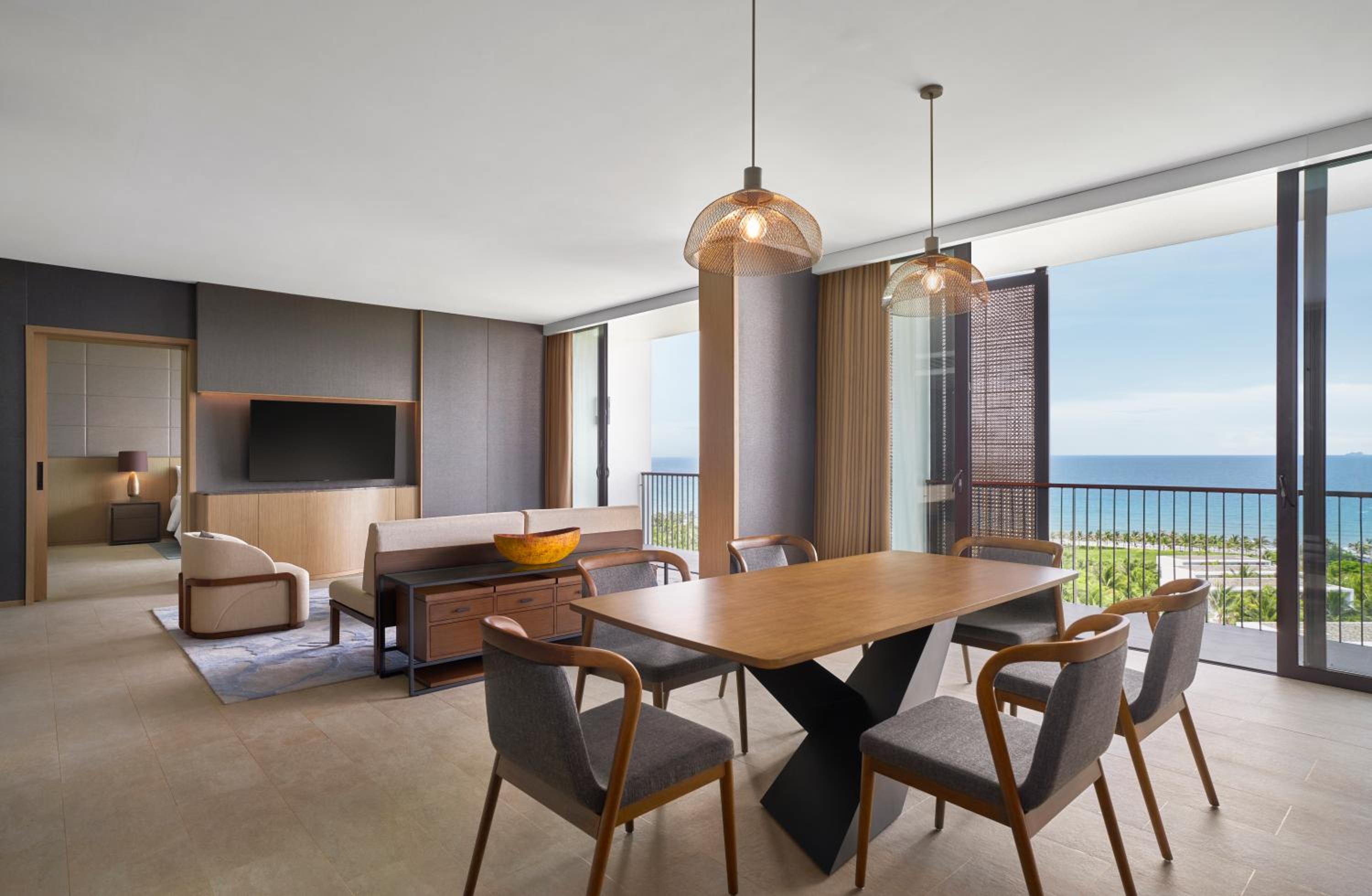 Executive King Suite with Balcony and Sea View - Photo 2