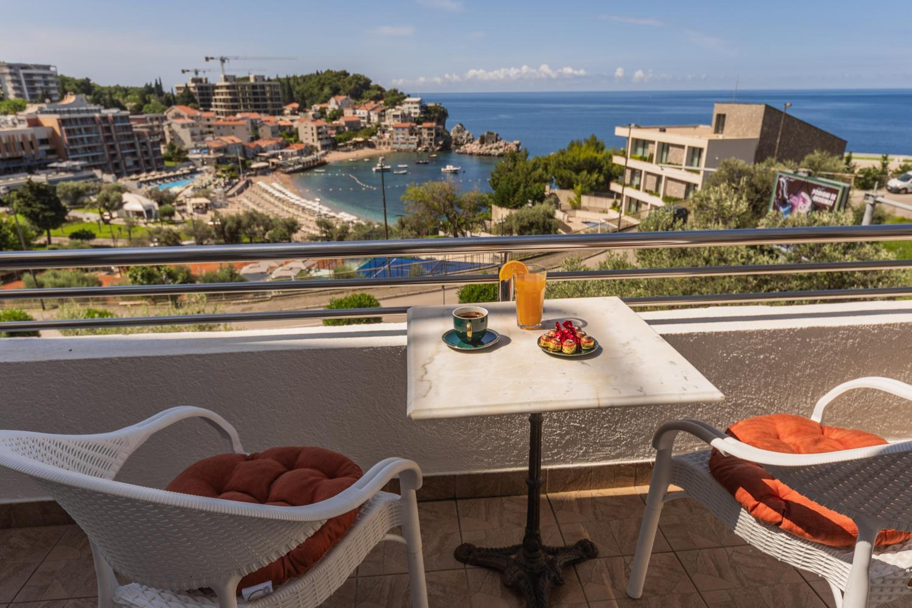 Two-Bedroom Apartment with Sea View photo 2