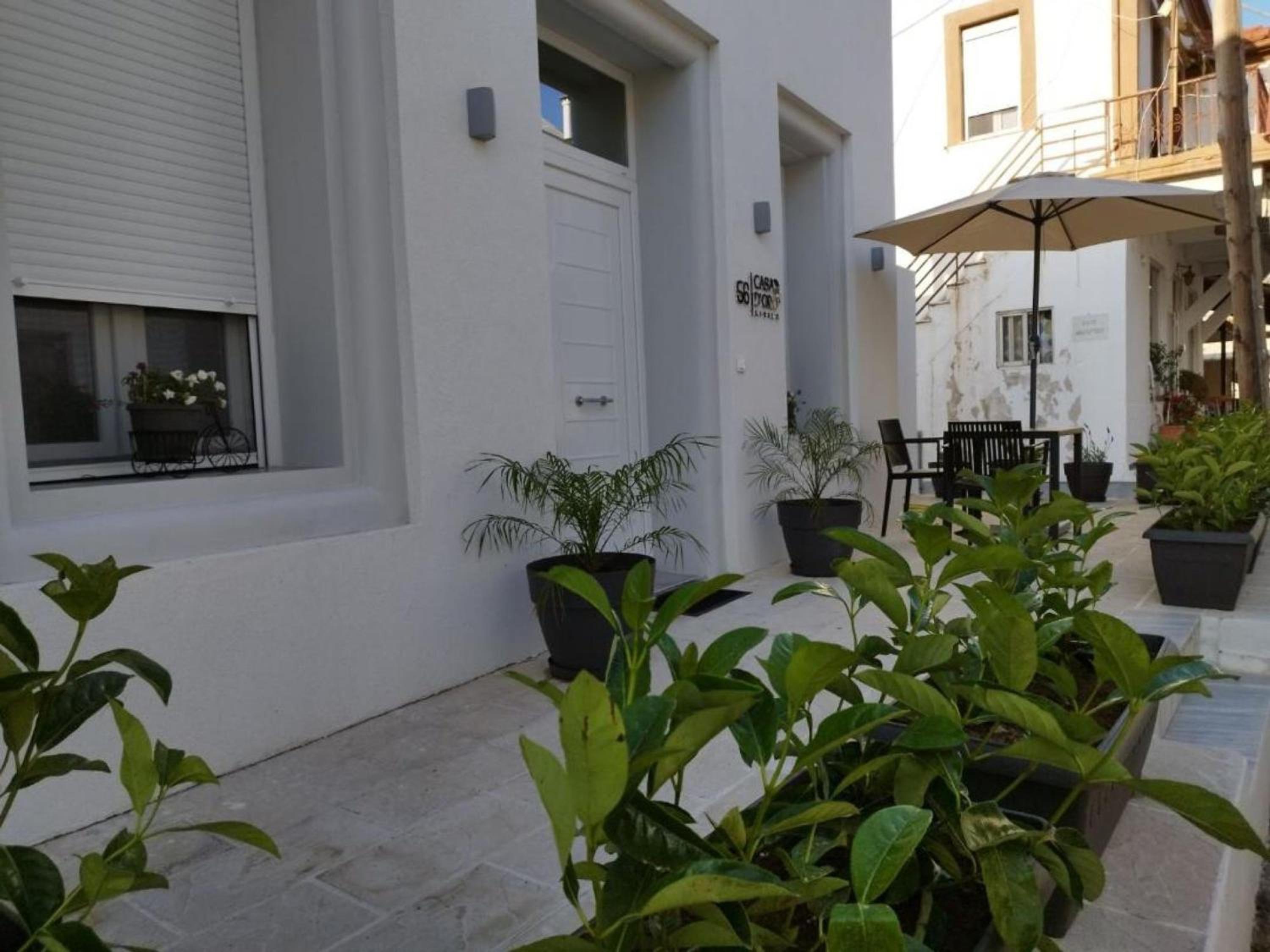 One-Bedroom House - Photo 38