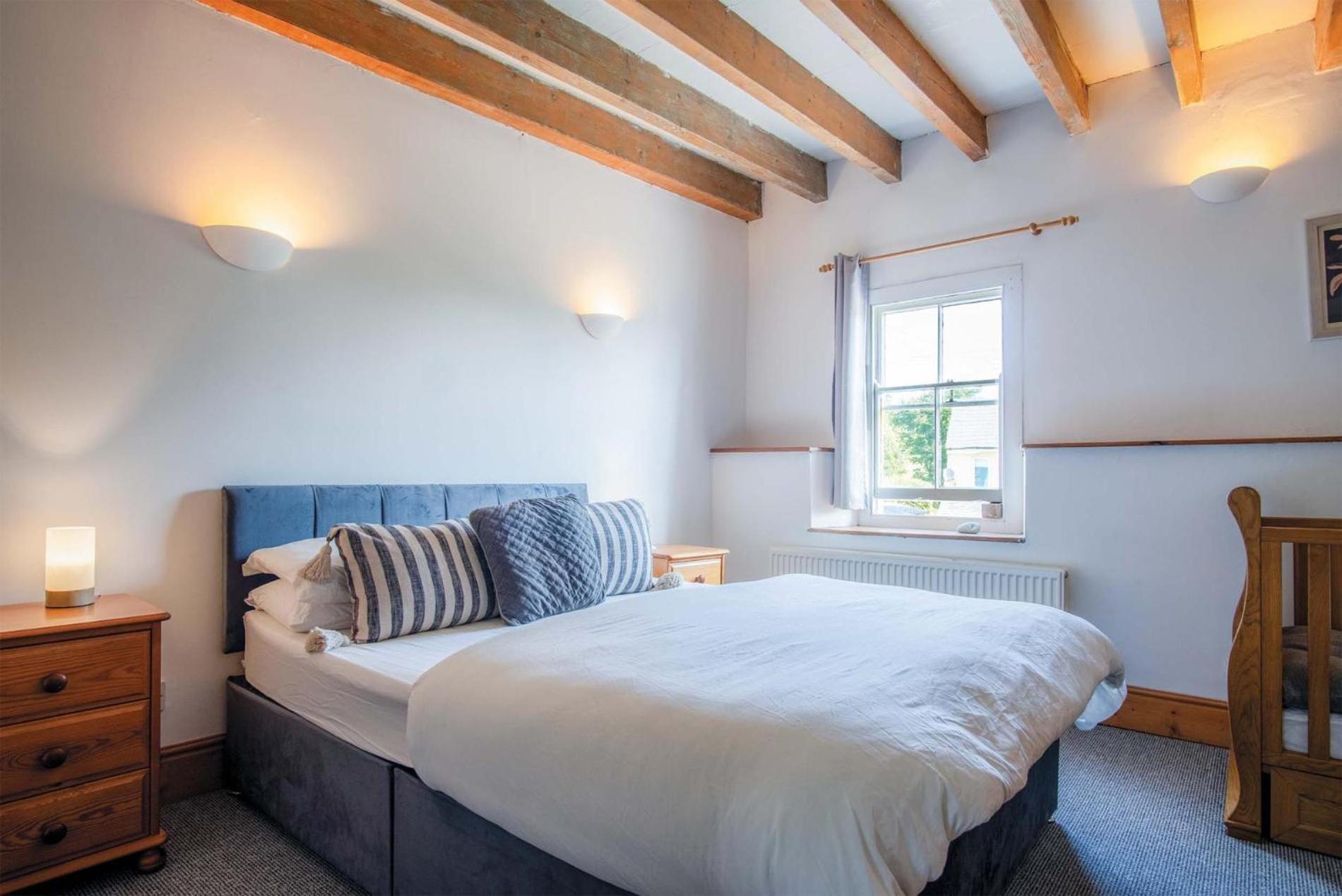 Four-Bedroom House photo 1