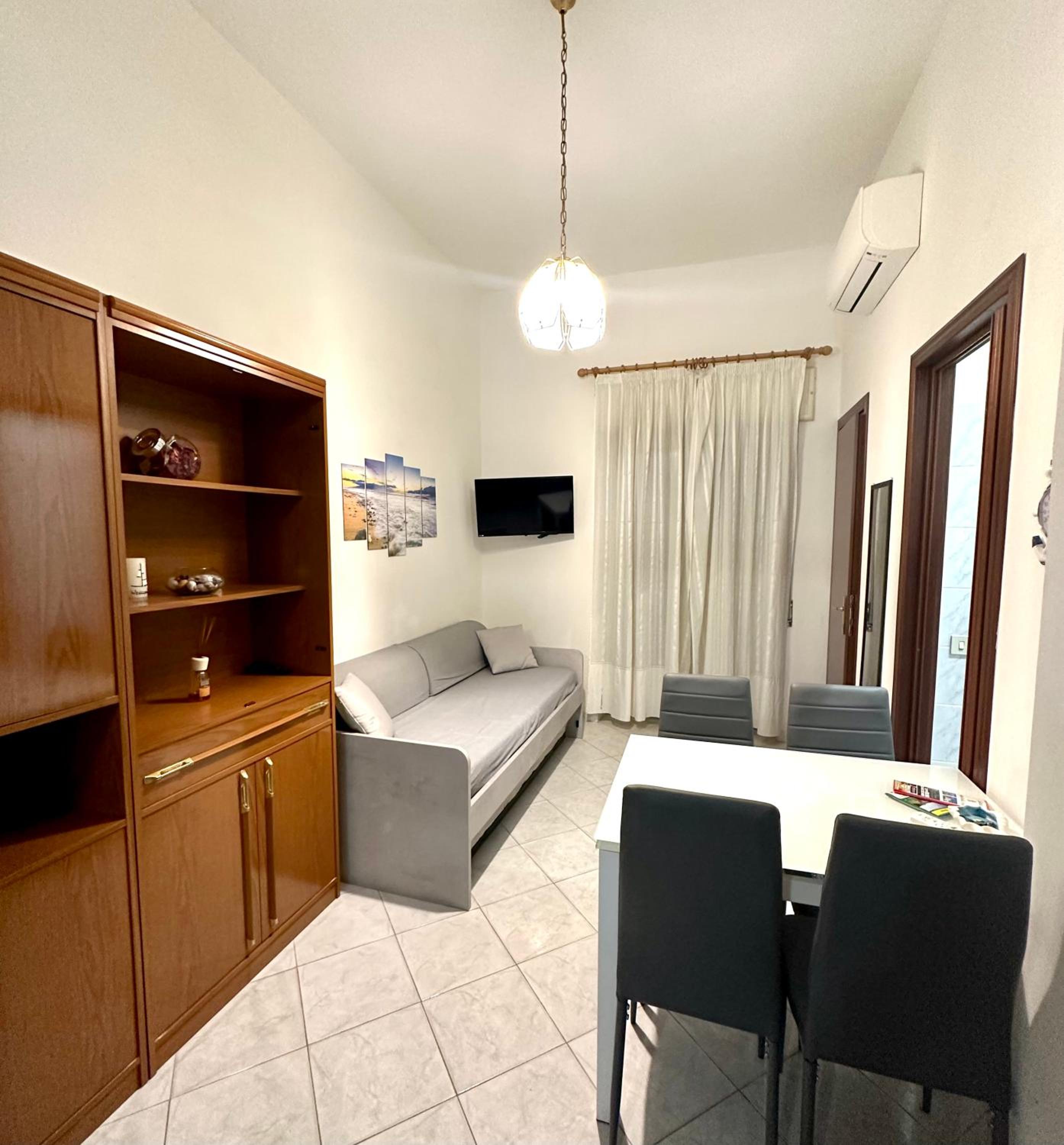One-Bedroom House photo 1
