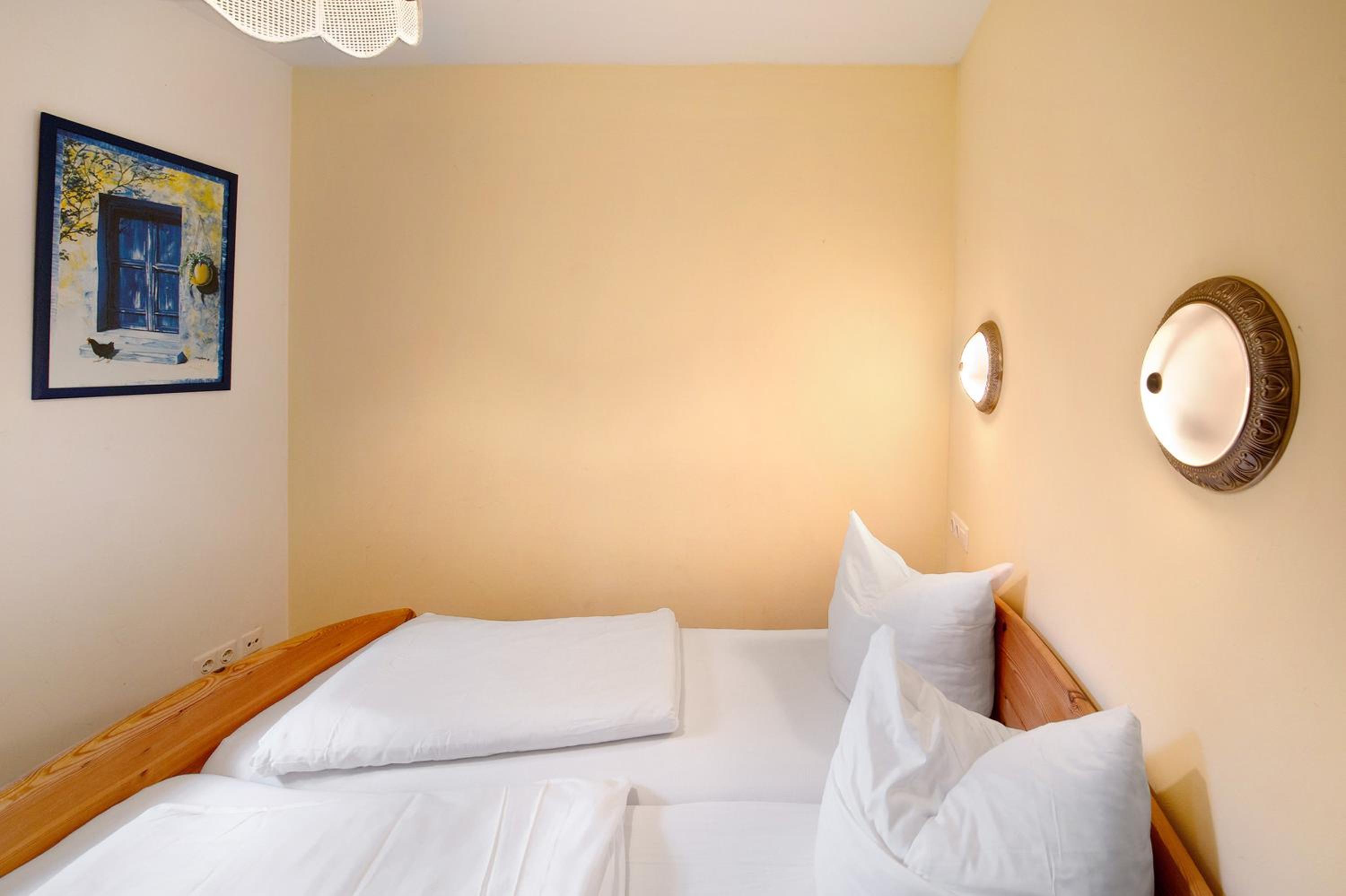 Two-Bedroom Deluxe Apartment with Garden View photo 2