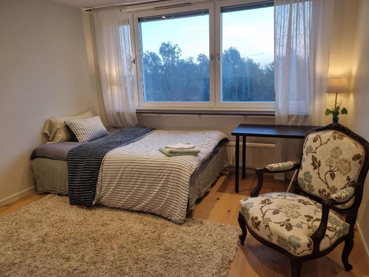 Standard Double Room With Shared Bathroom