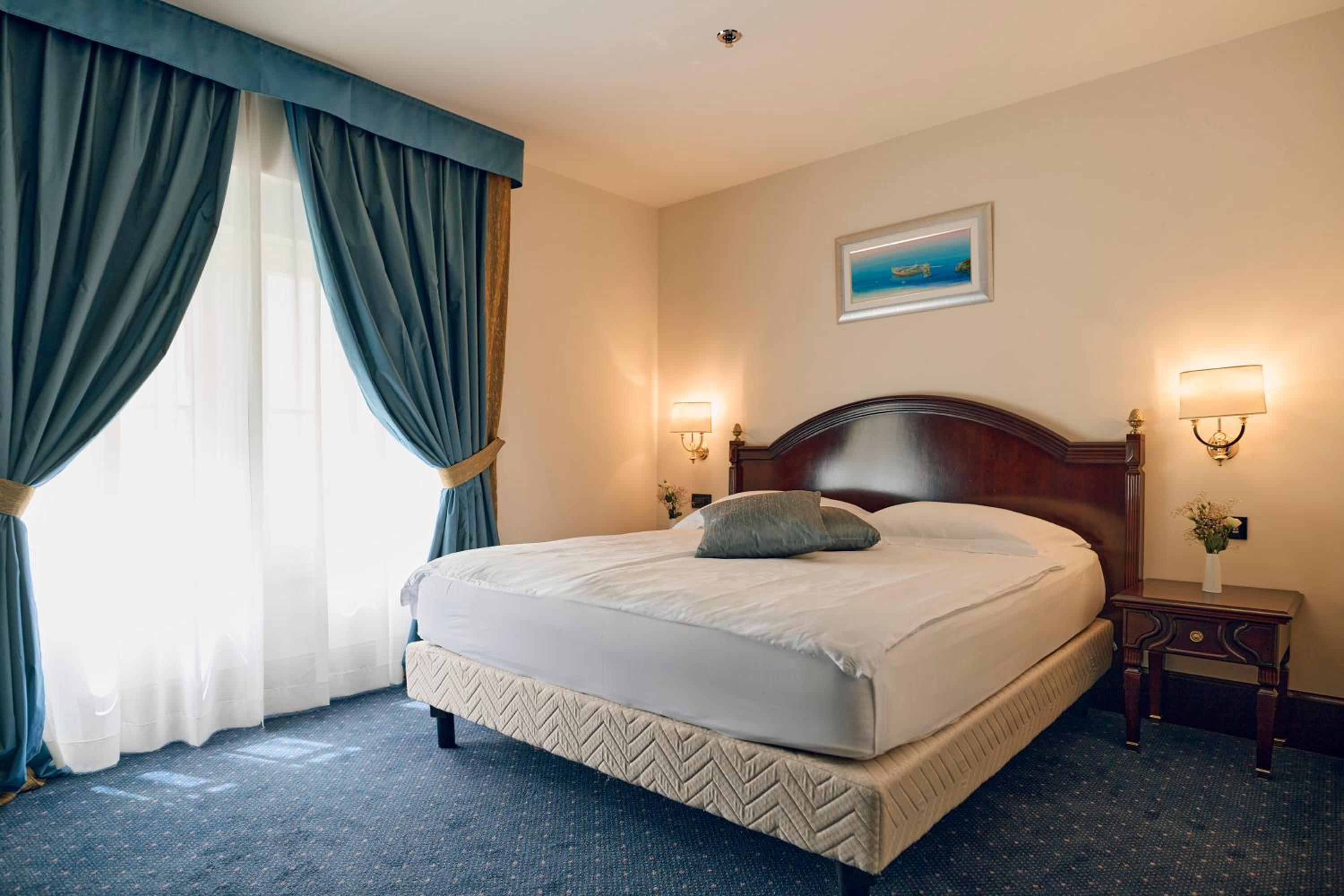 Premium Suite with Sea View and Balcony photo 2
