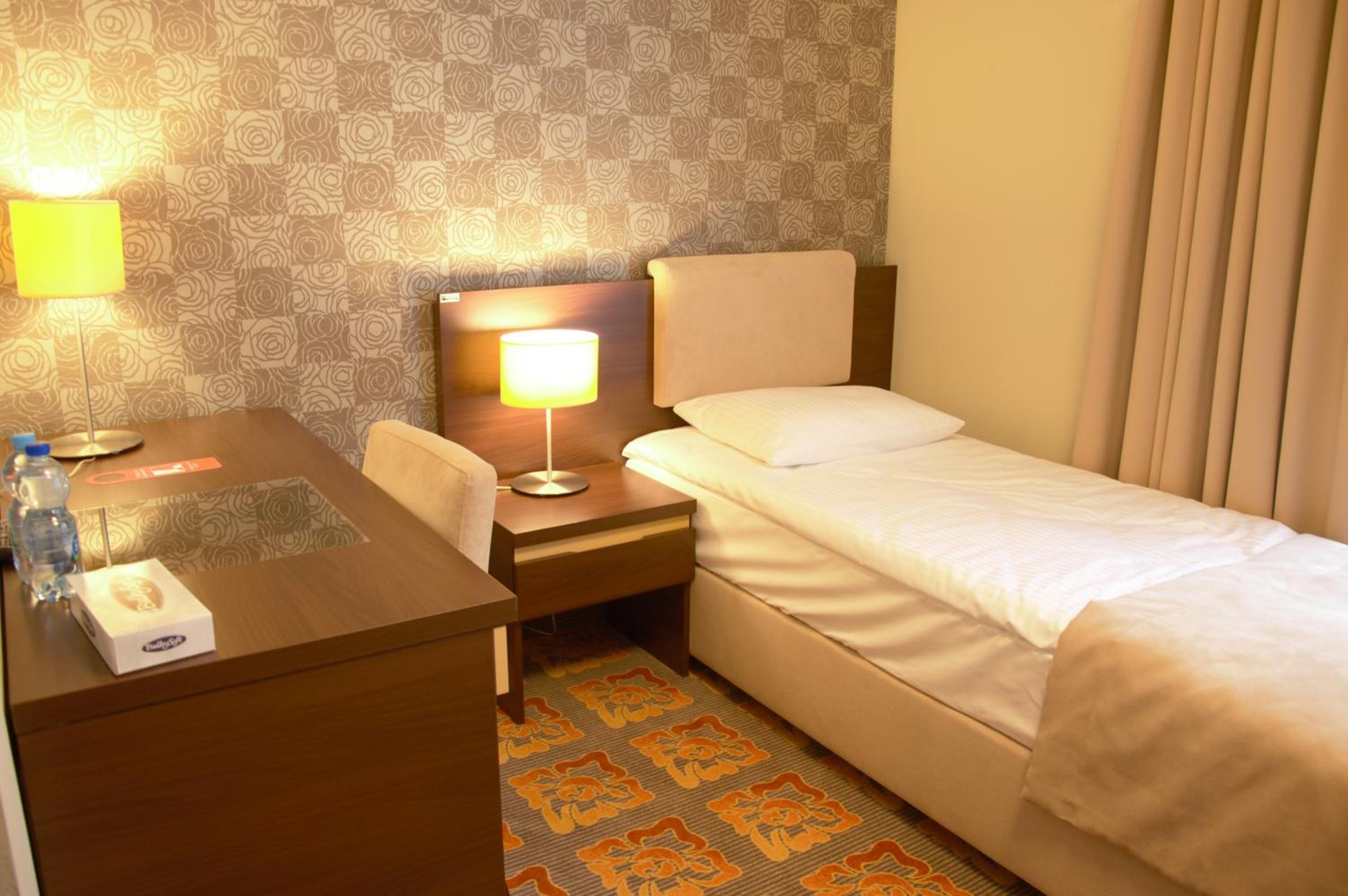 Single Room with Bathroom photo 1