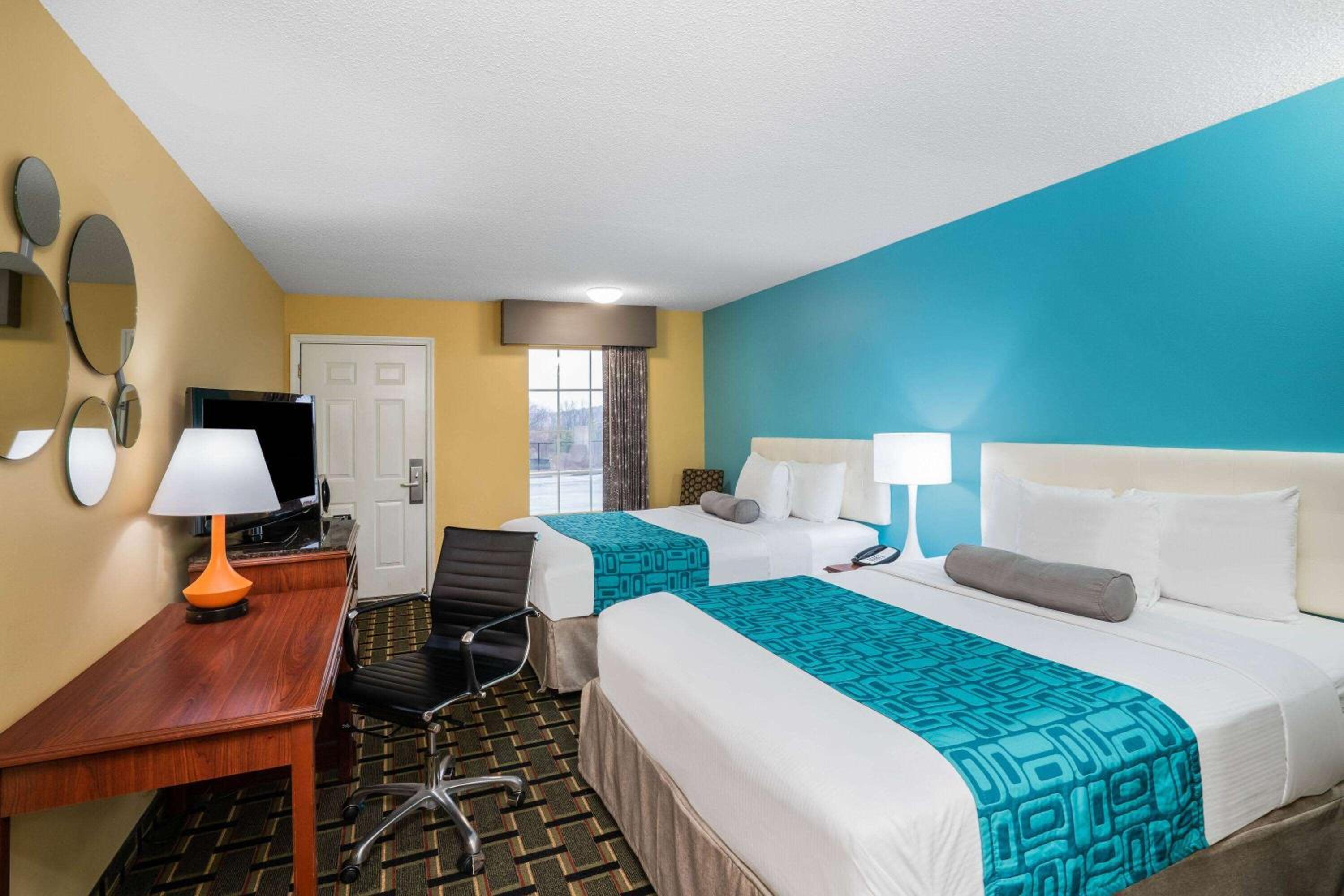 Double Room with Two Double Beds - Non-Smoking - Photo 1