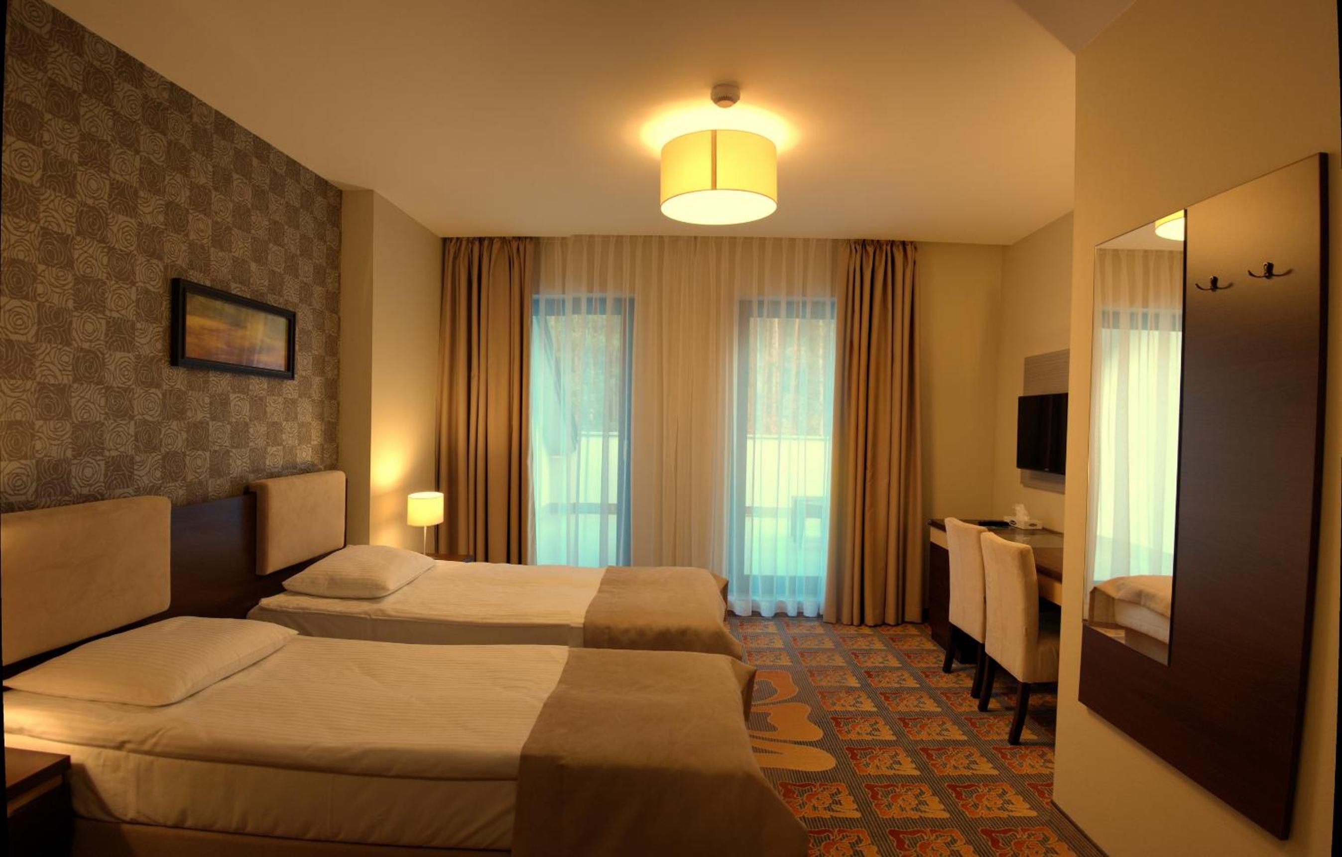 Standard Twin Room - Photo 3