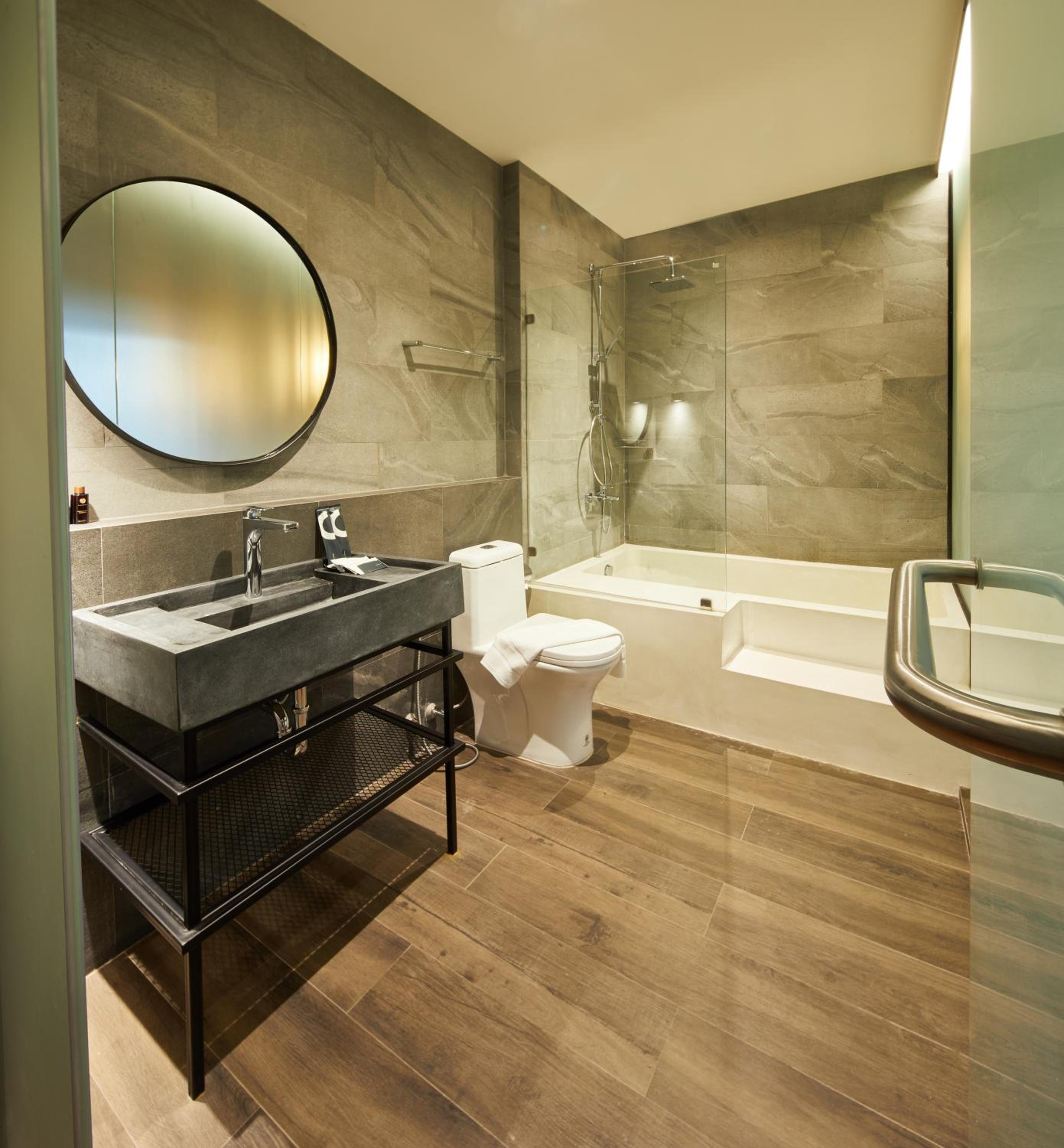 Deluxe Double Room with Balcony - Photo 2