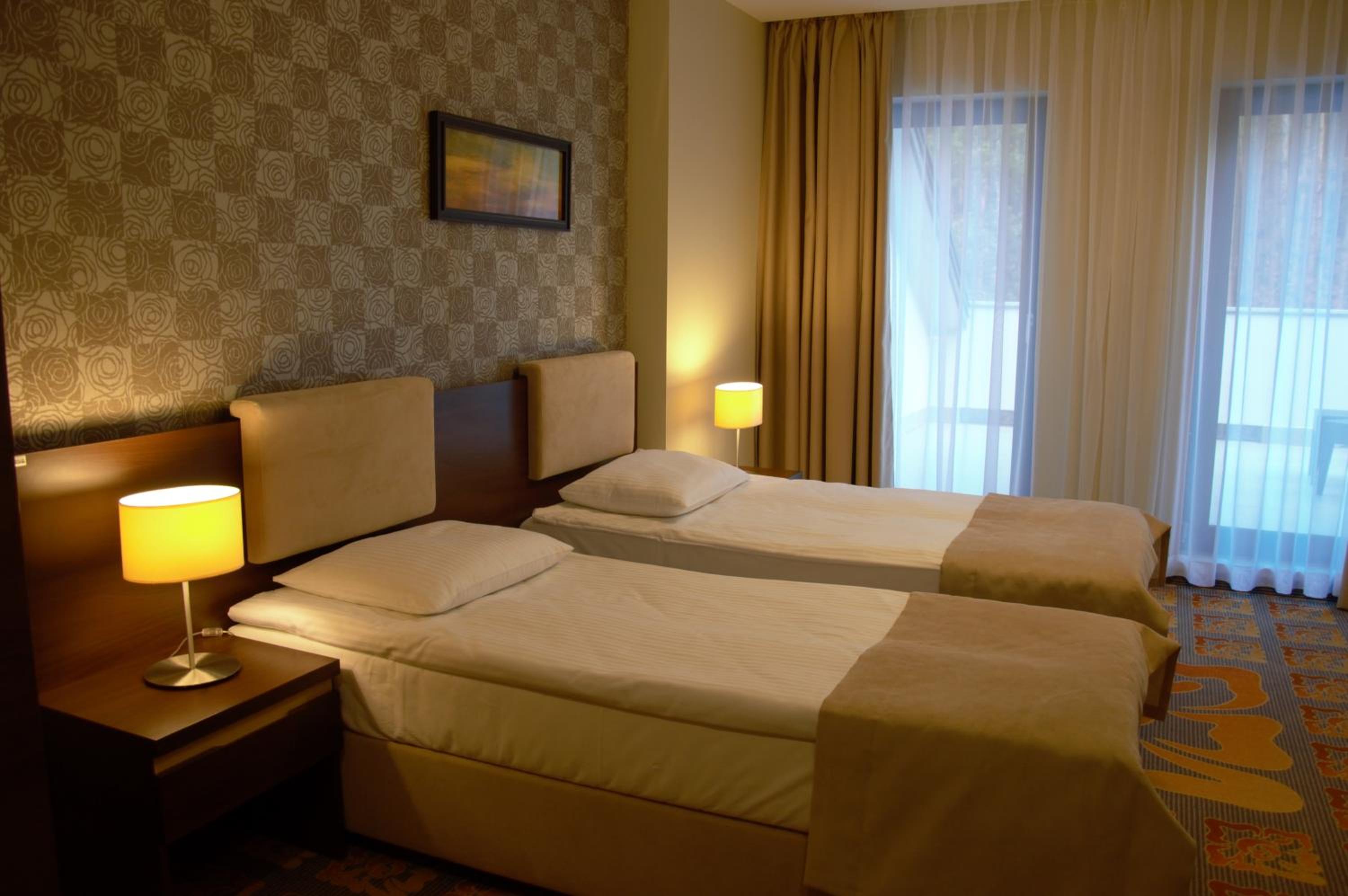 Standard Twin Room - Photo 2