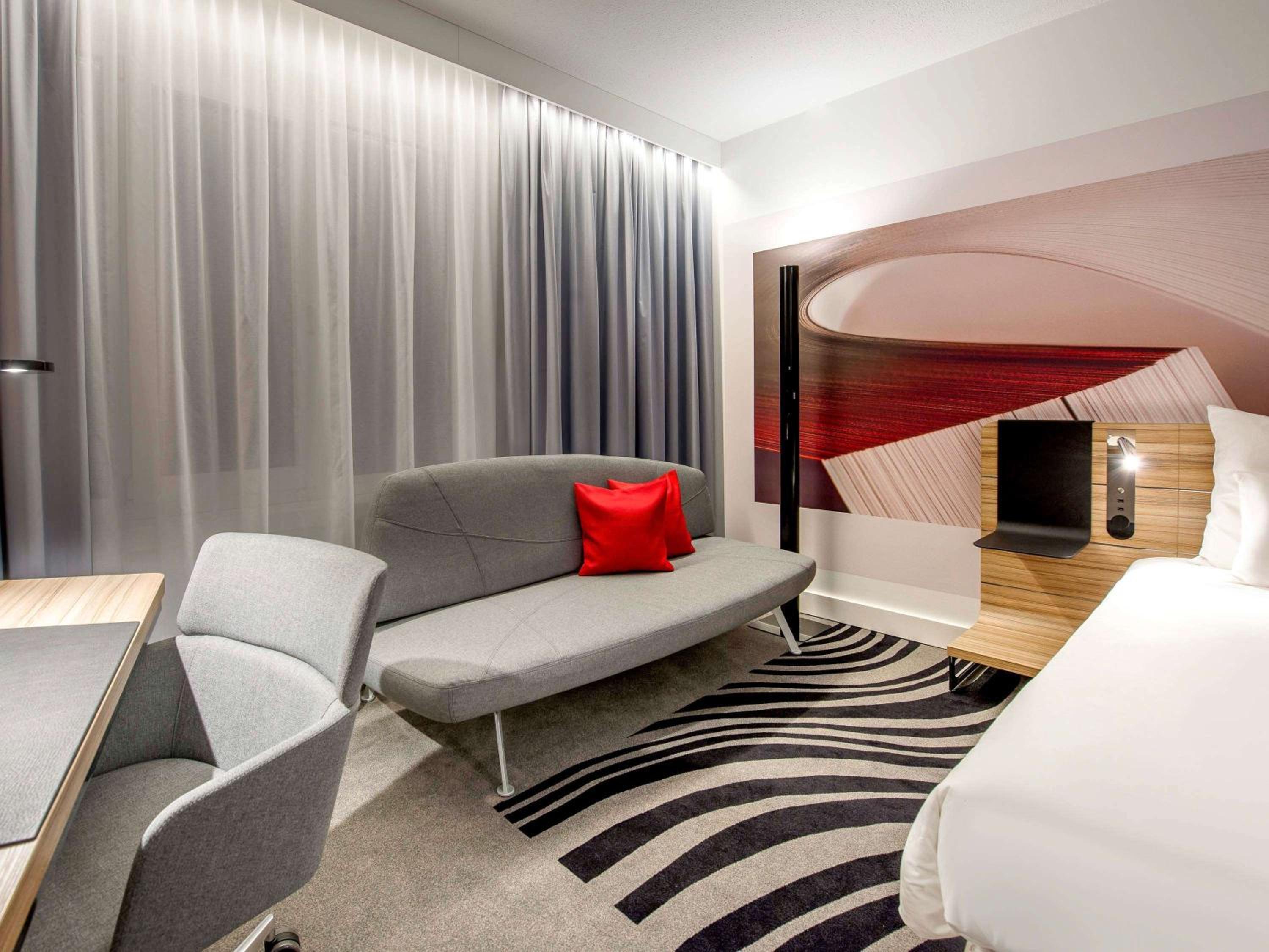 Superior Queen Room with Sofa - Photo 3