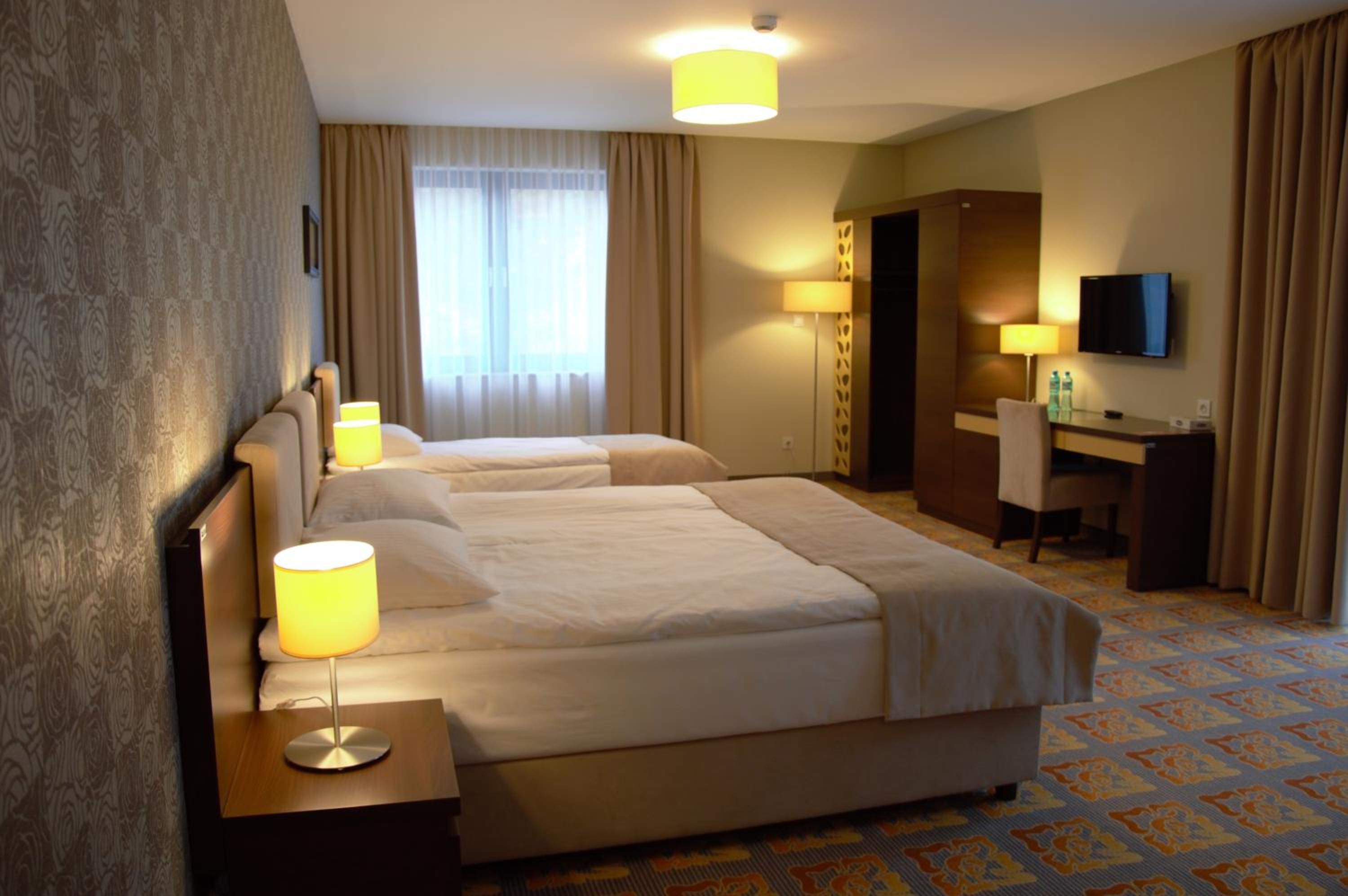 Triple Room with Private Bathroom - Photo 3