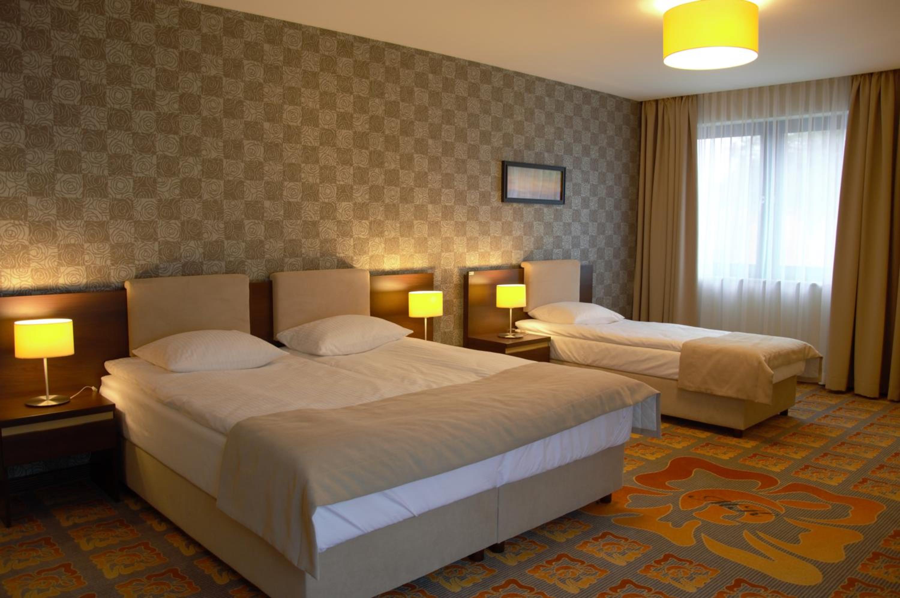 Triple Room with Private Bathroom - Photo 1