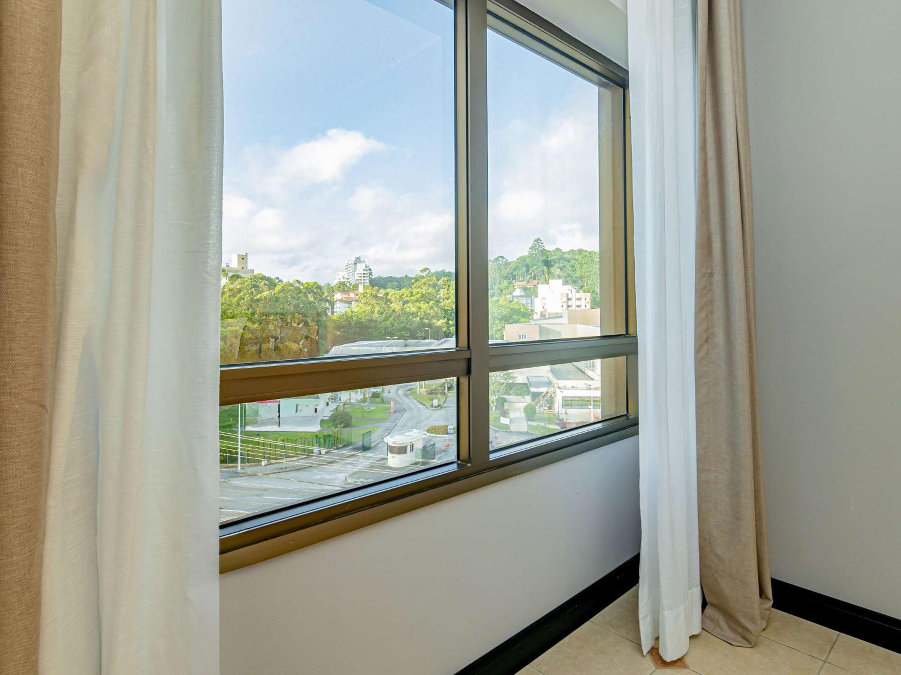 Standard Apartment with Two Single Beds - Photo 4