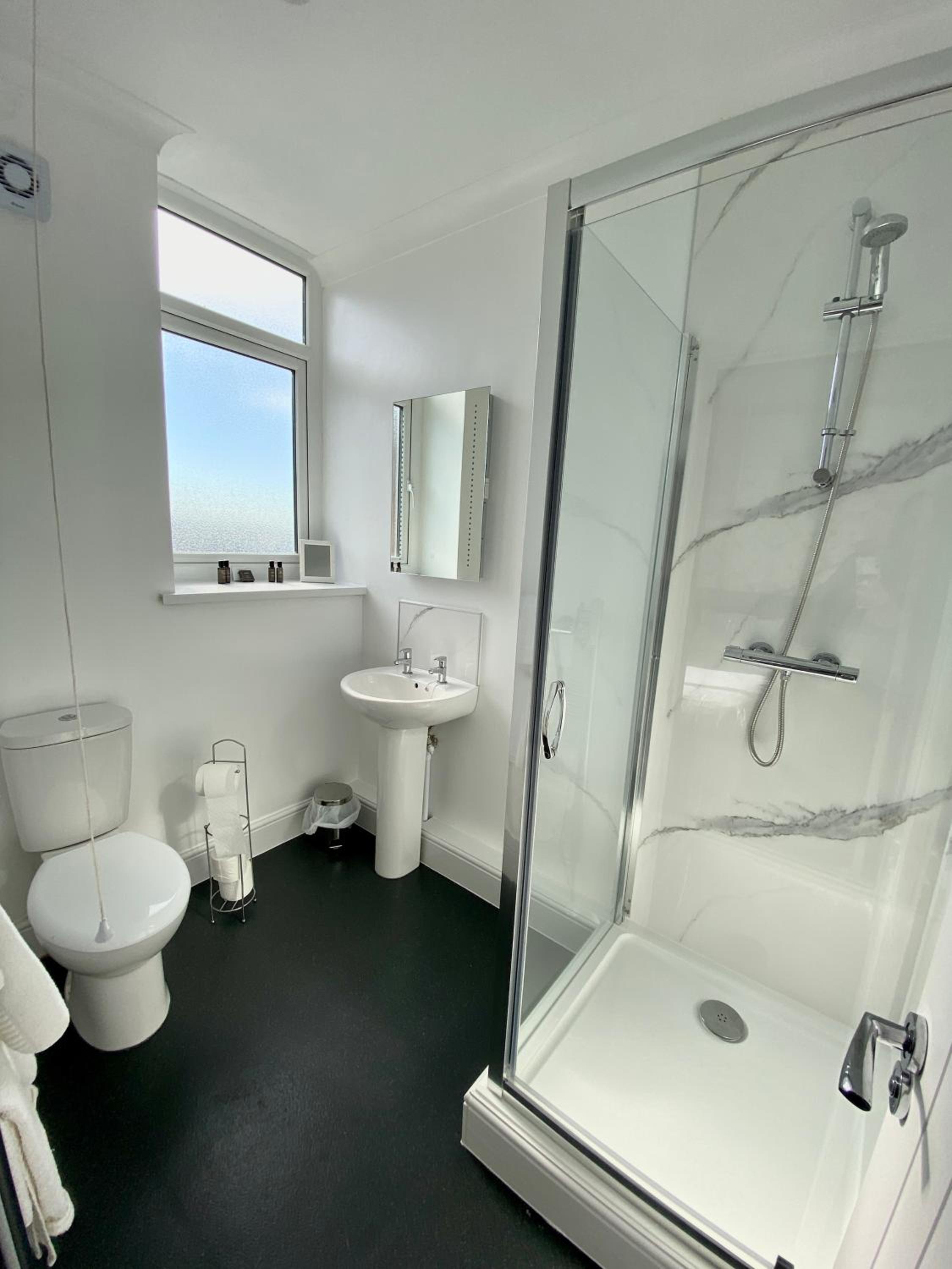 Double Room - Photo 3