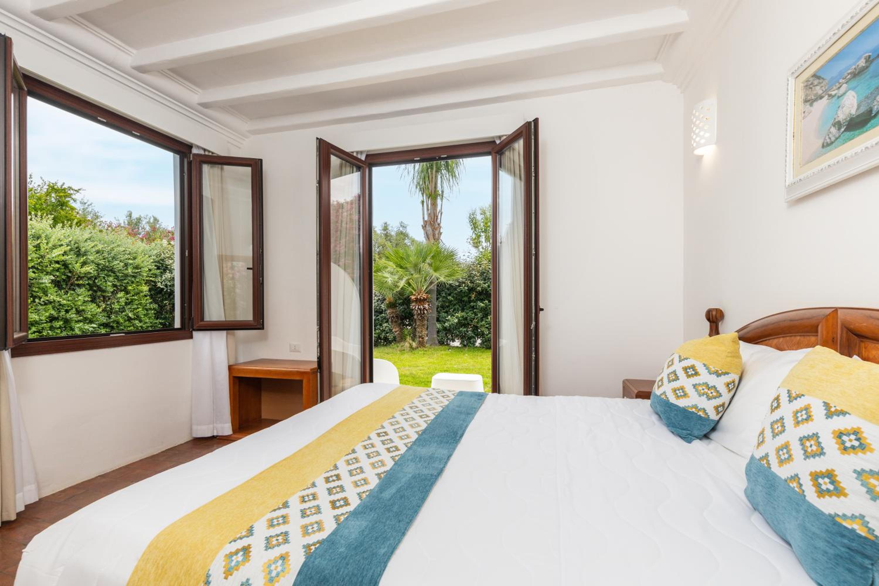 Double Room with Garden View - Photo 3