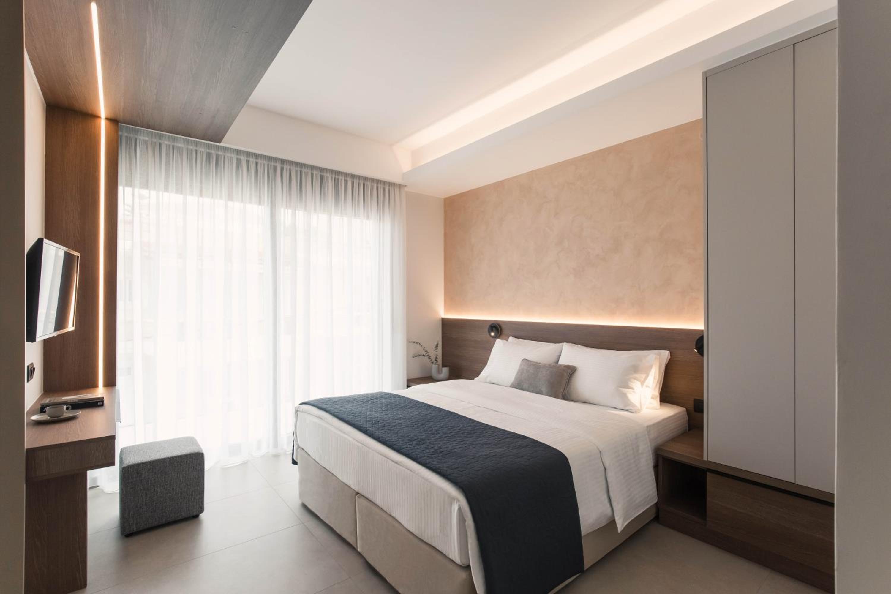 Superior Suite with City & Mountain View