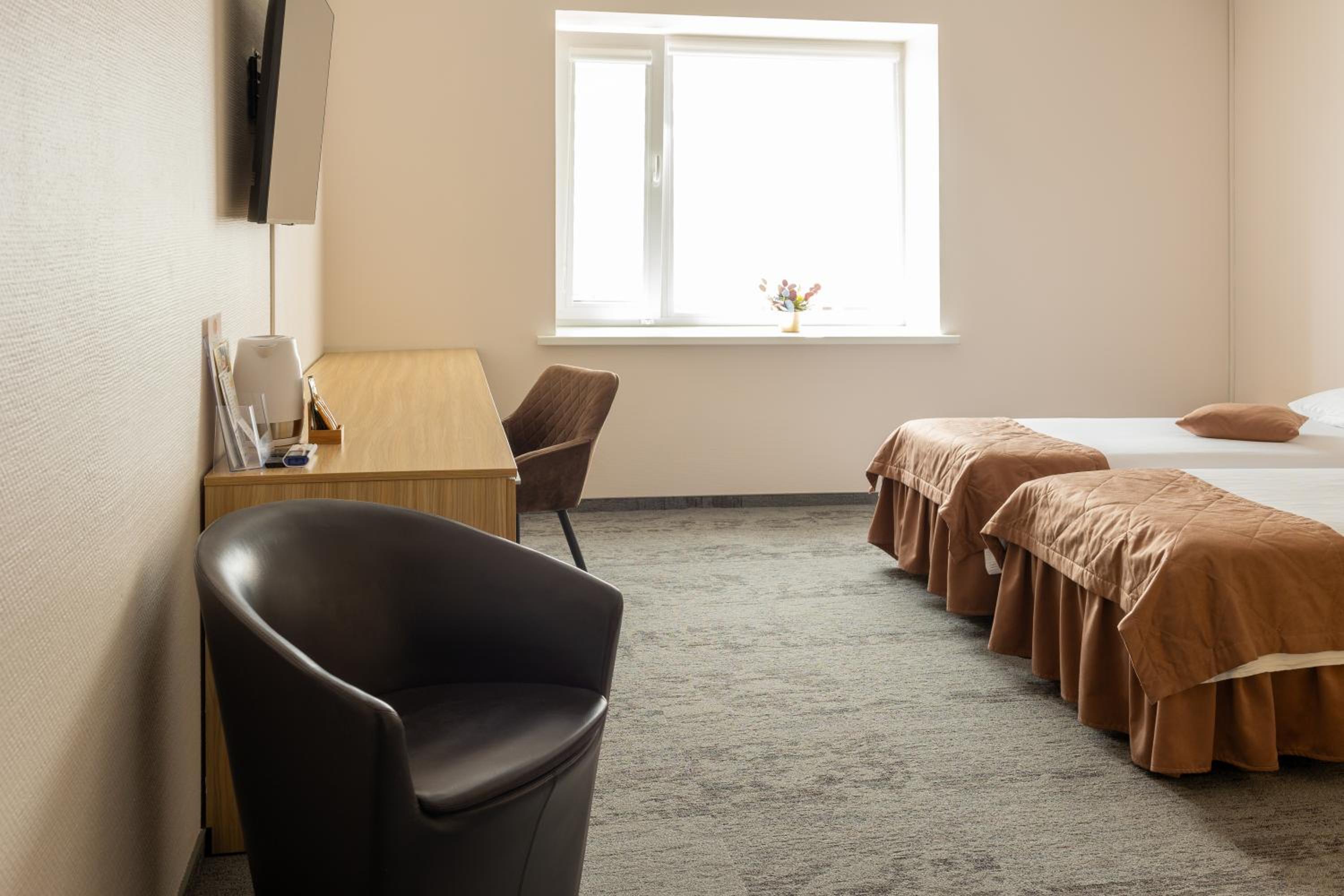 Standard Double or Twin Room - Photo 2