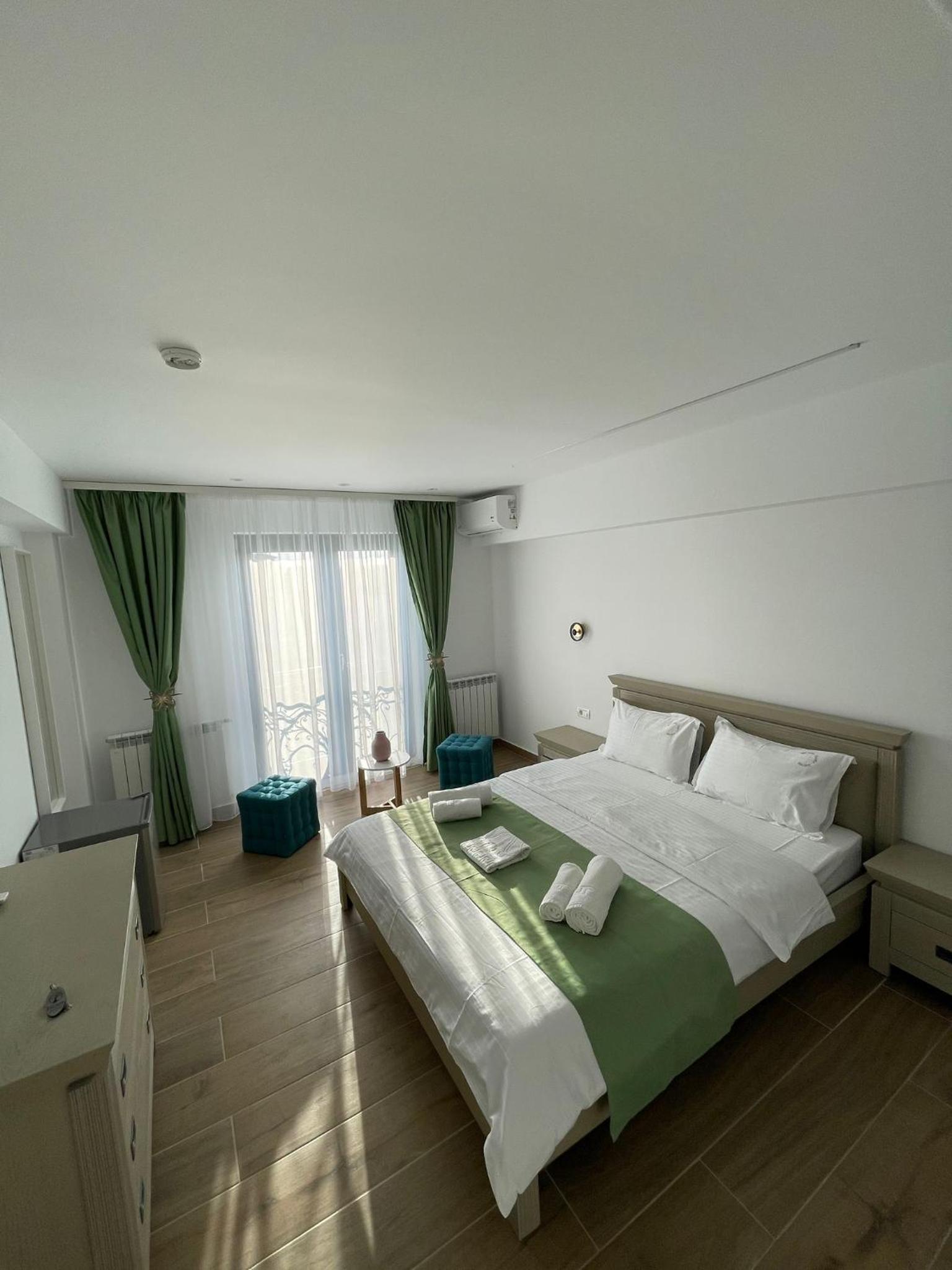 Standard Double Room - Photo 1