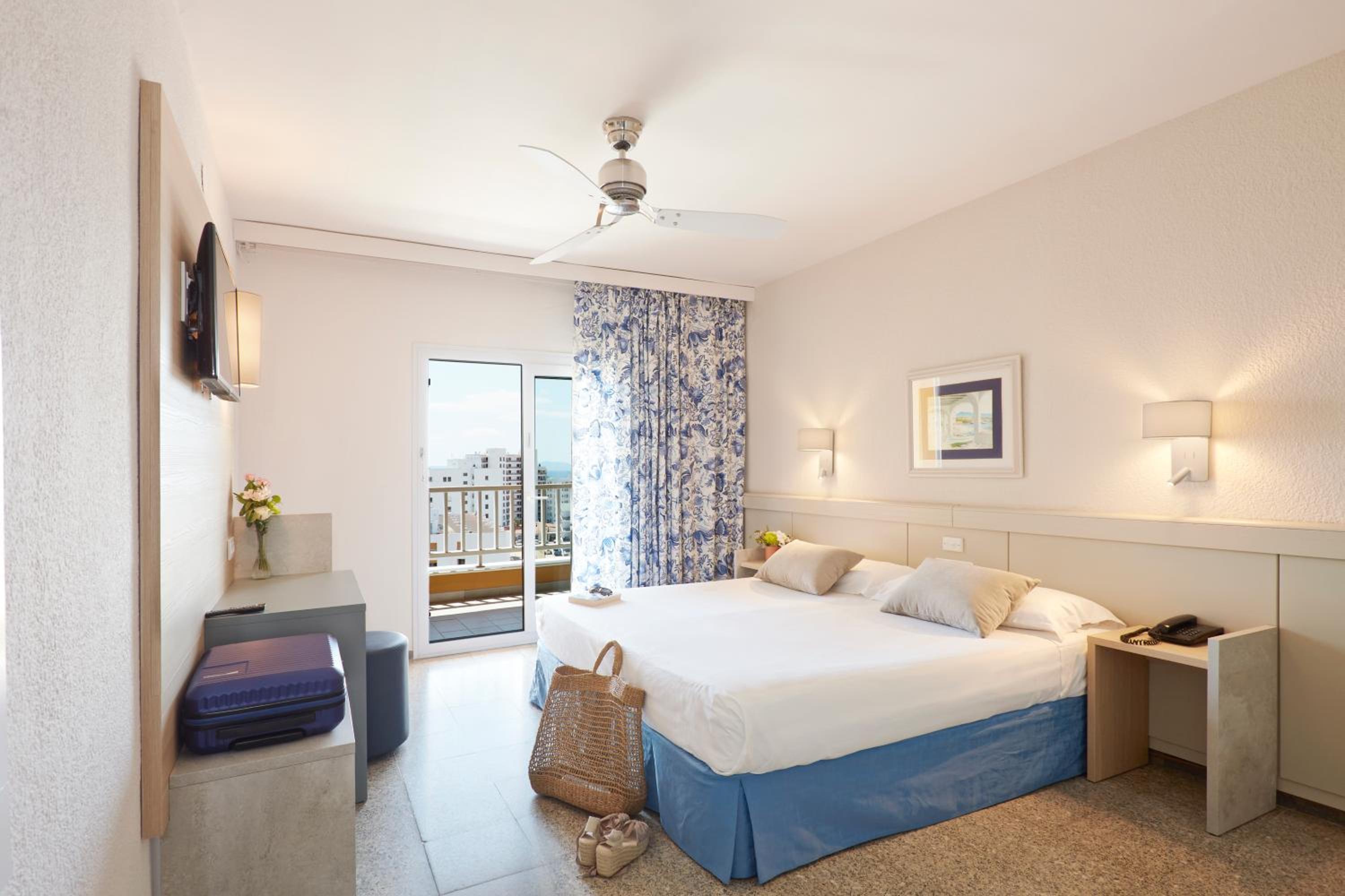 Double or Twin Room - Photo 1