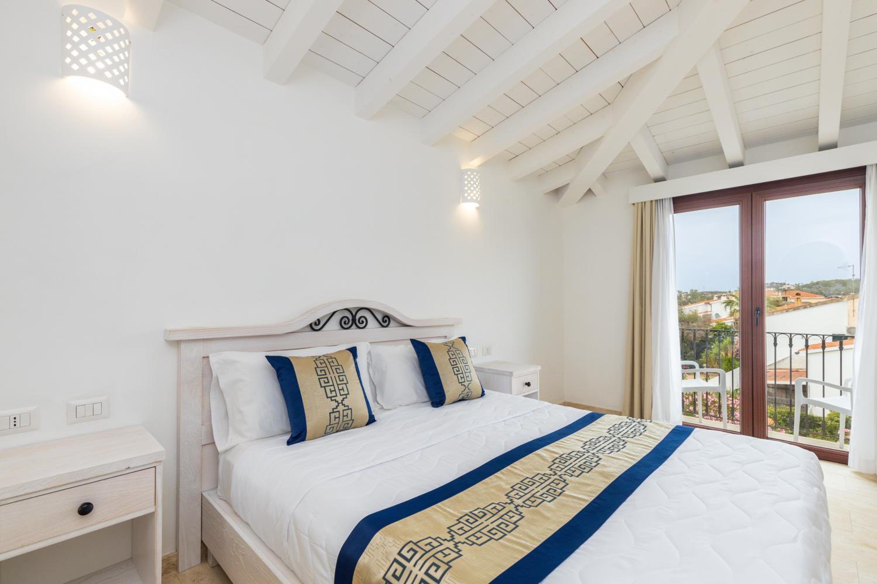 Superior Double Room - Photo 8