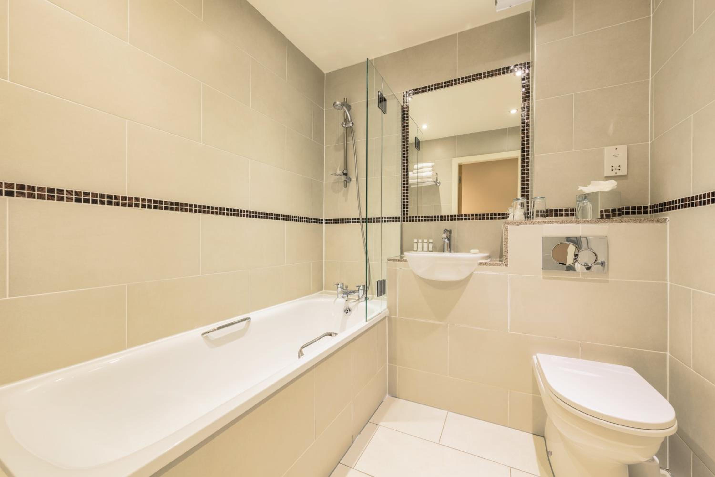 Standard Double Room - Photo 14