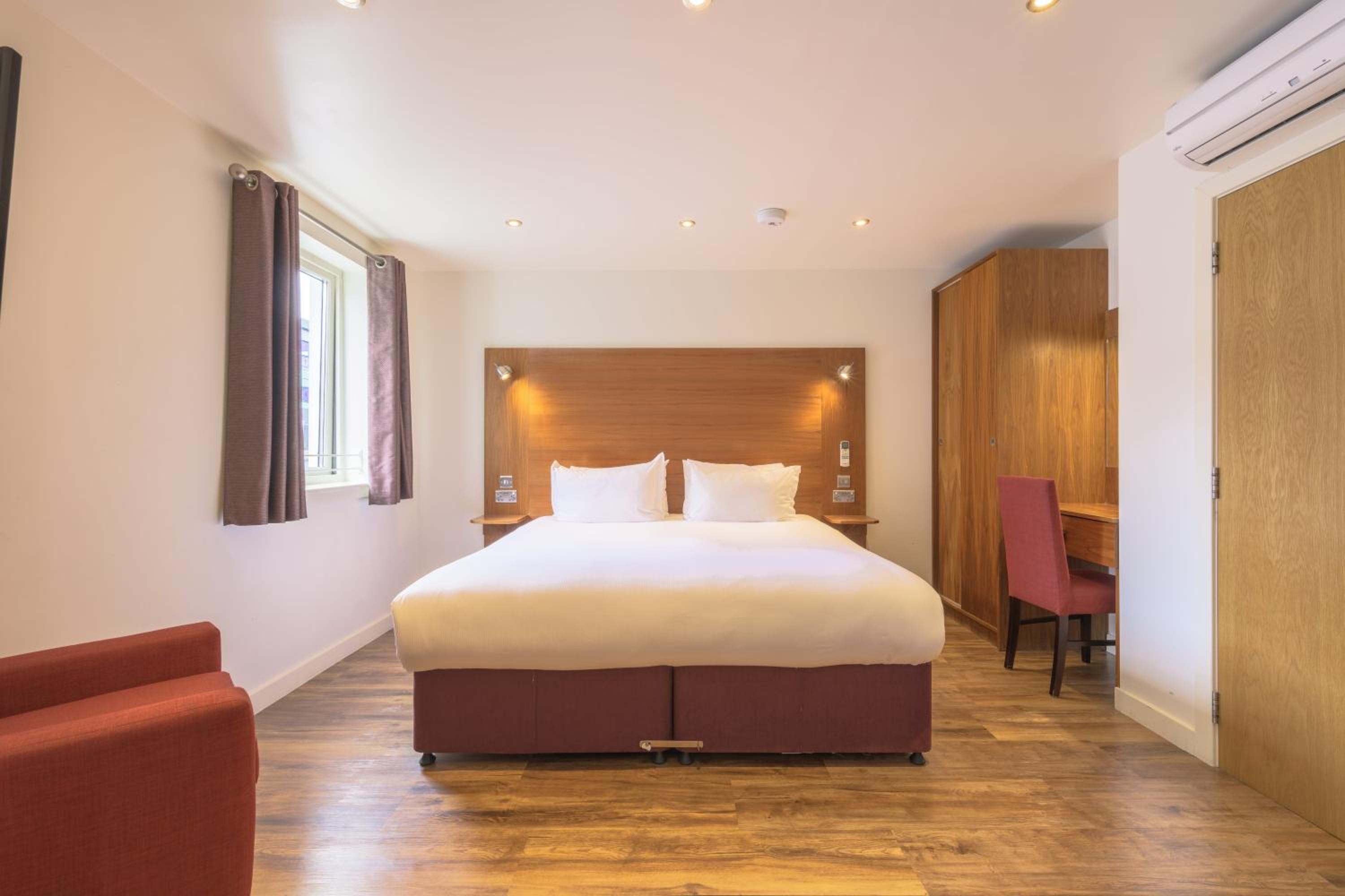 Standard Double Room - Photo 7