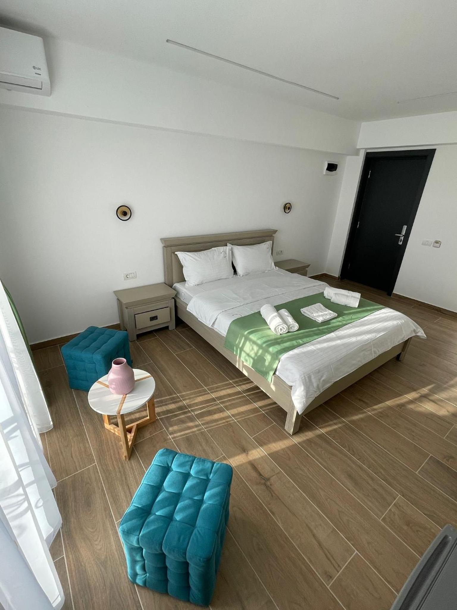 Standard Double Room - Photo 3