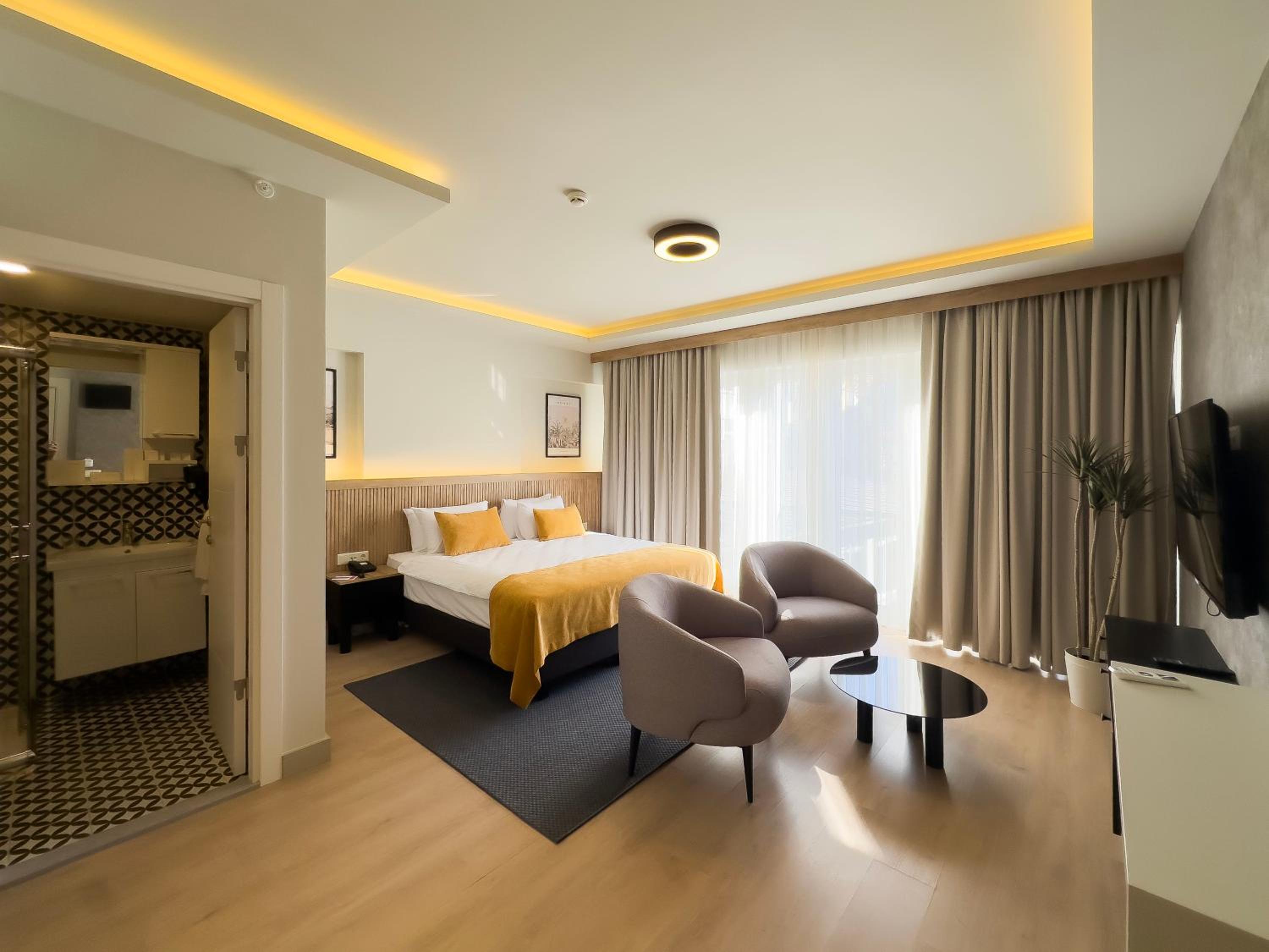 Grand Deluxe Double or Twin Room  photo 3