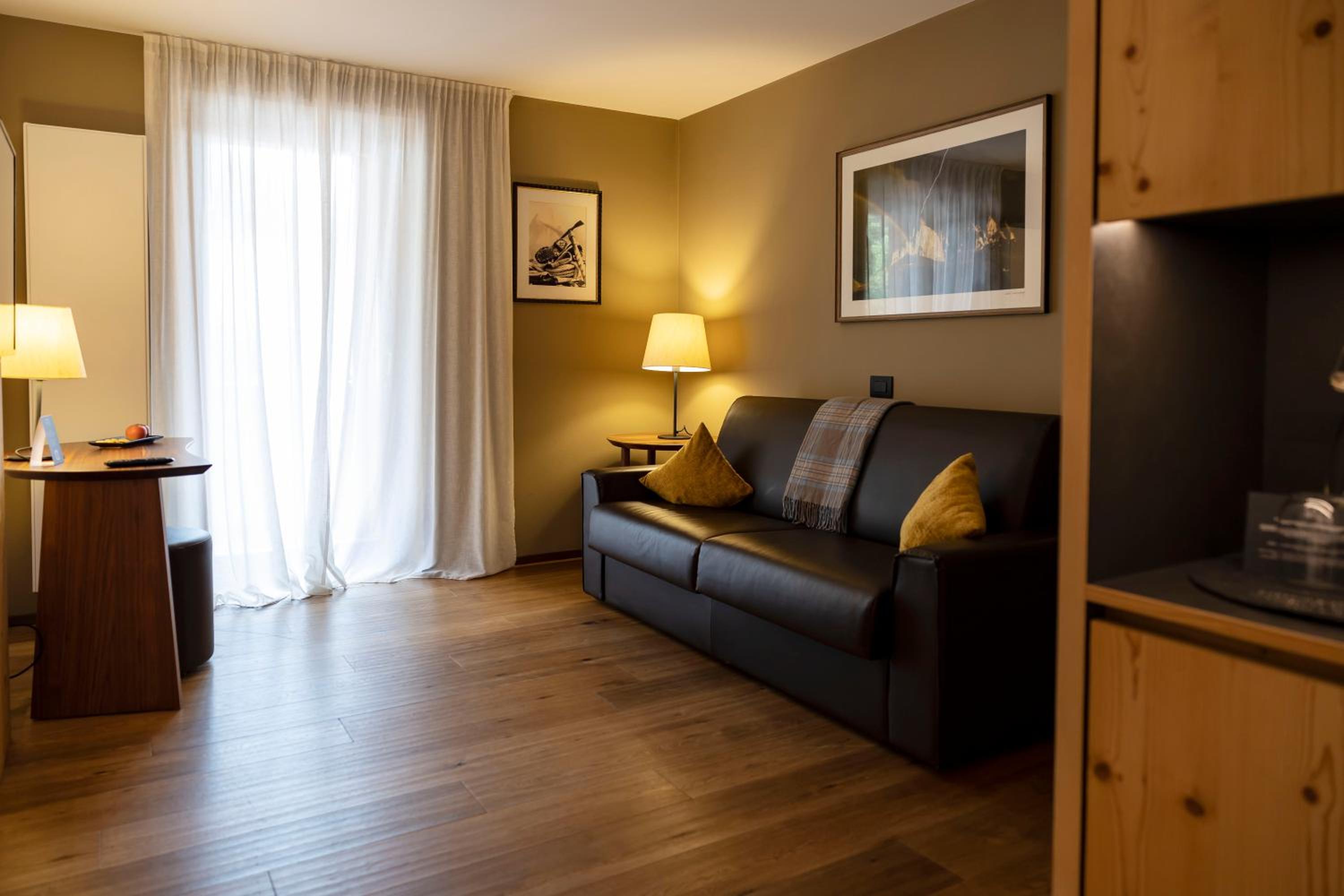 Suite with Mountain View photo 3