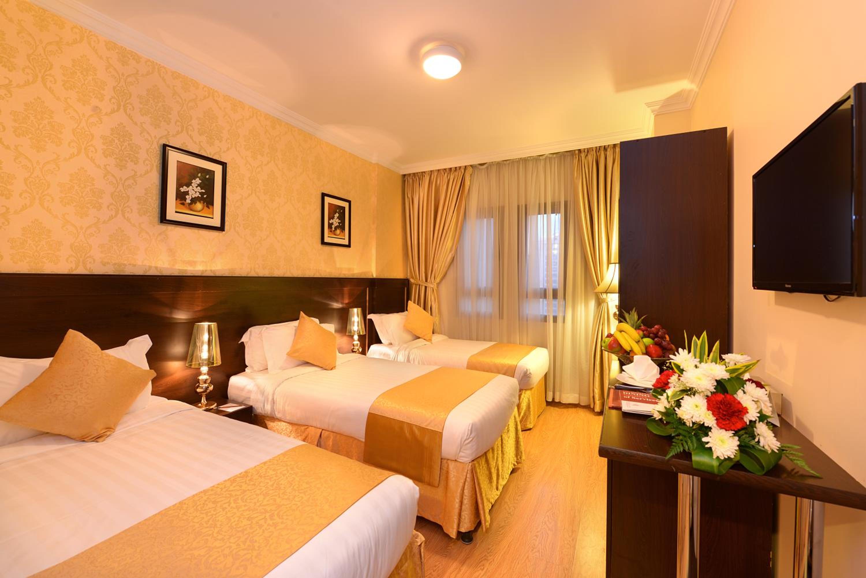 Twin Room - Photo 3
