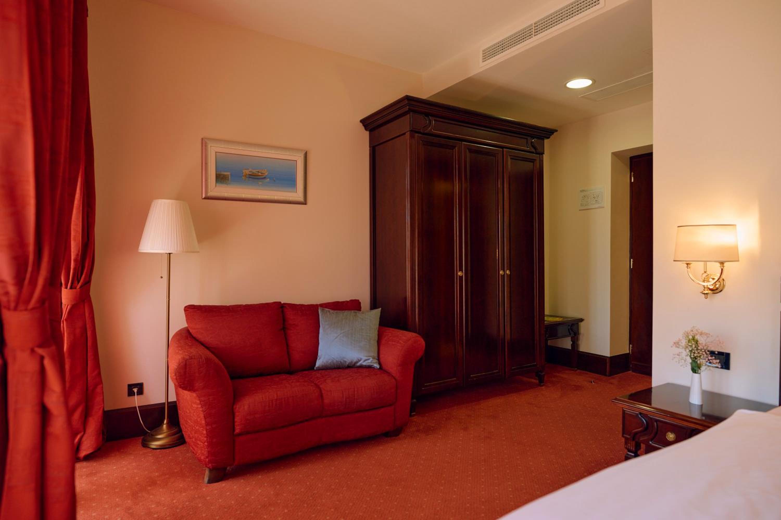 Superior Double Room with Sea View and Balcony - Photo 15