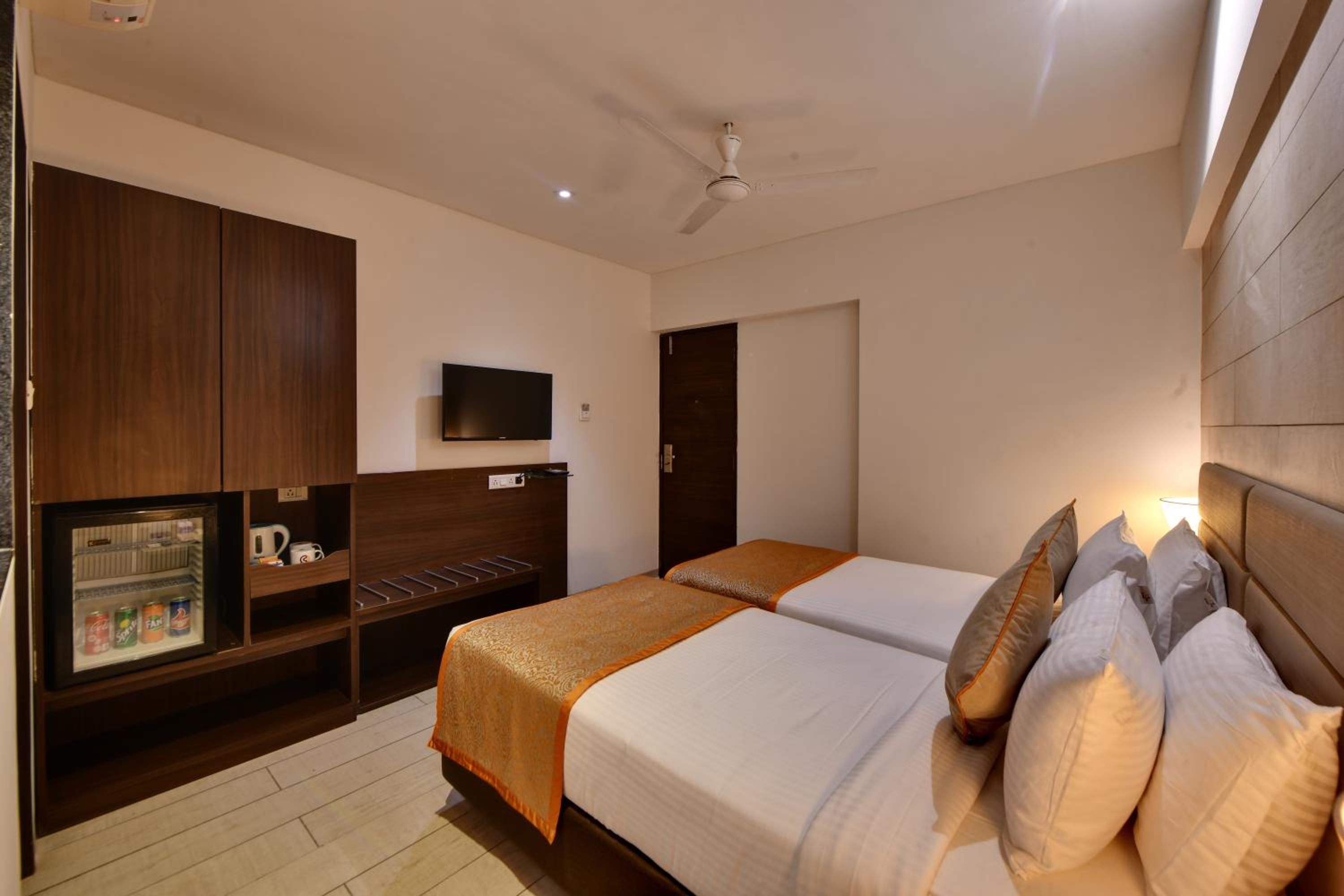 Standard Twin Room photo 2