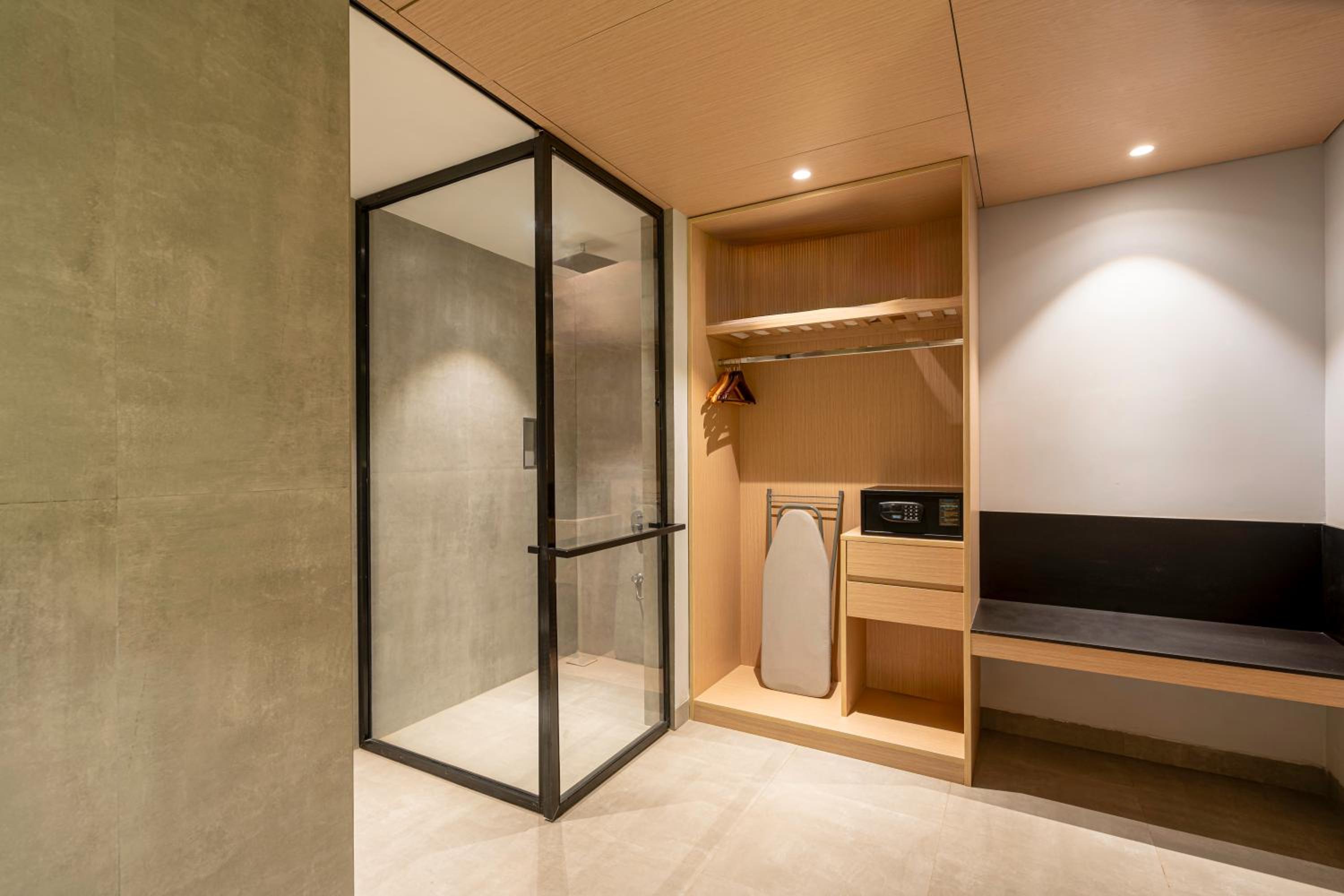 Villa with 15 Mins Spa Teaser (Head Massage or Foot Massage-Prior Appointment required),Chef Choice In-room Amenities,15 % Discount Spa & Saloon,Recreation activities – Magic Show & Karaoke photo 2