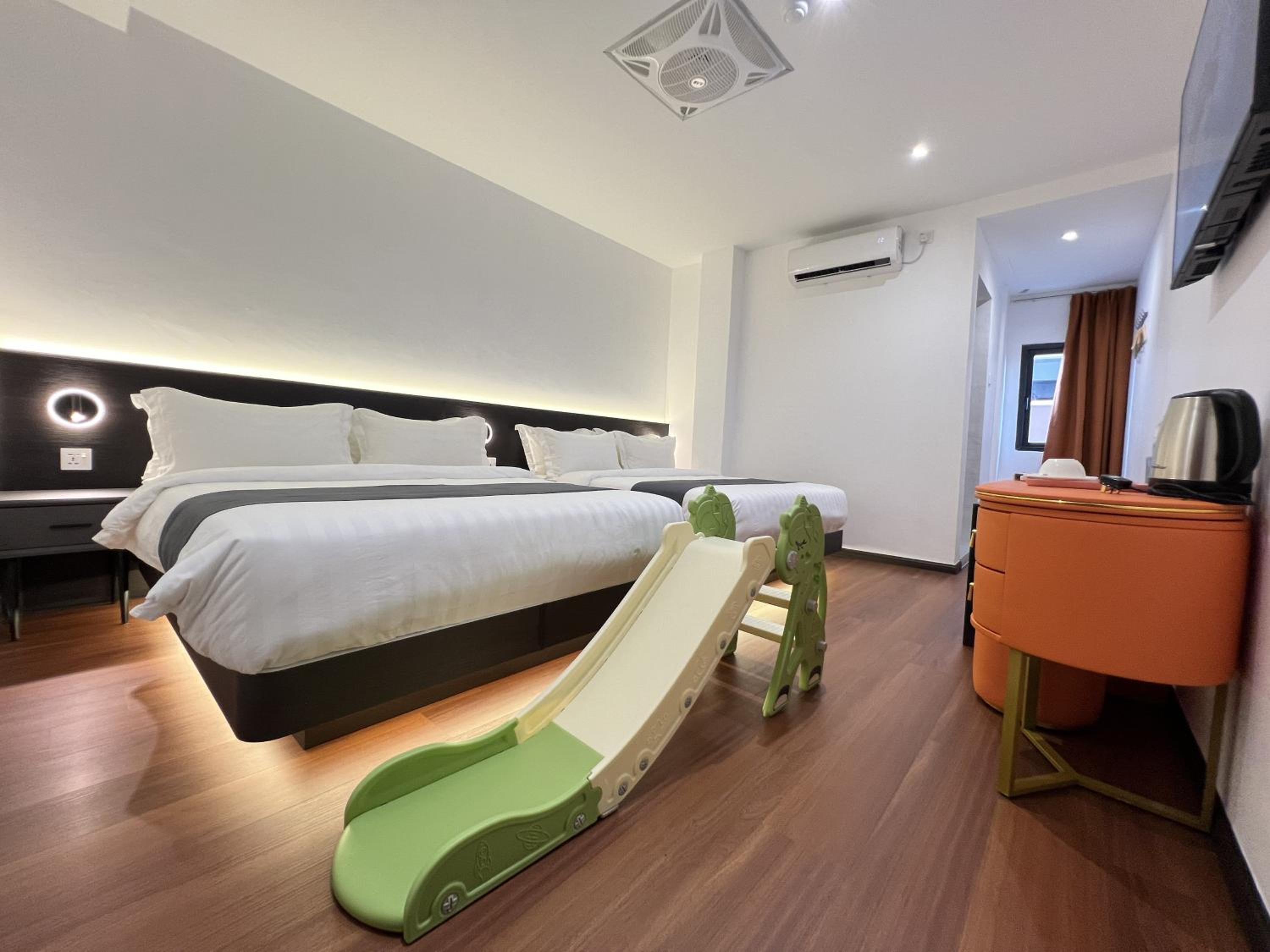 Deluxe Family Room