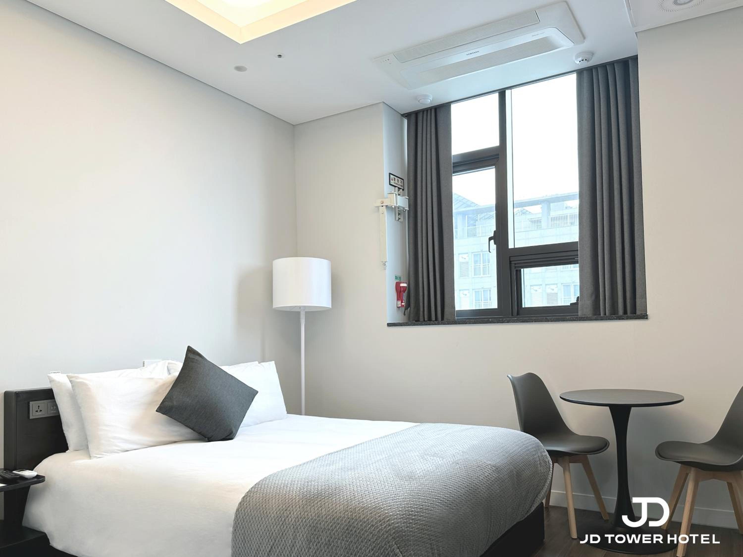 Deluxe Double Room - Photo 19