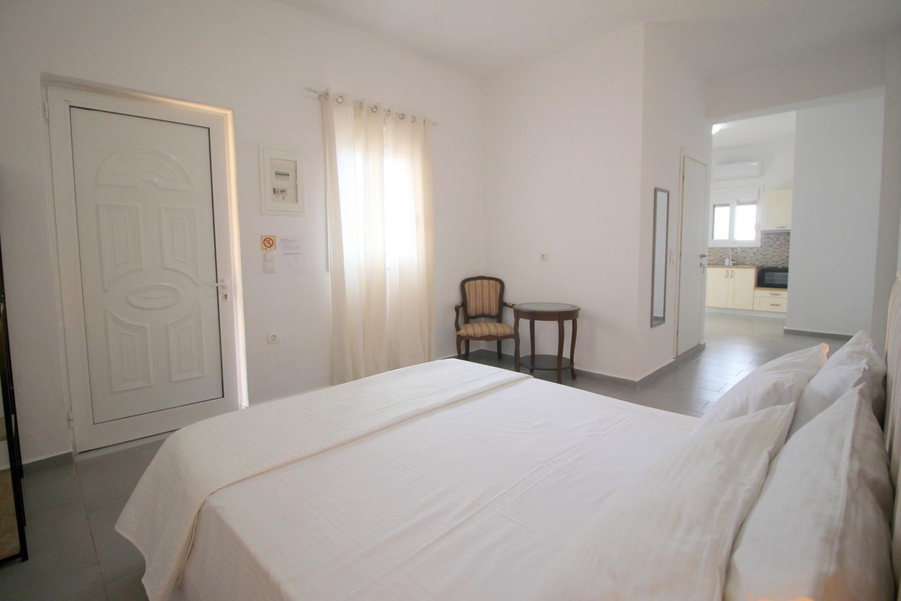 Double Studio with Balcony and Sea View photo 3