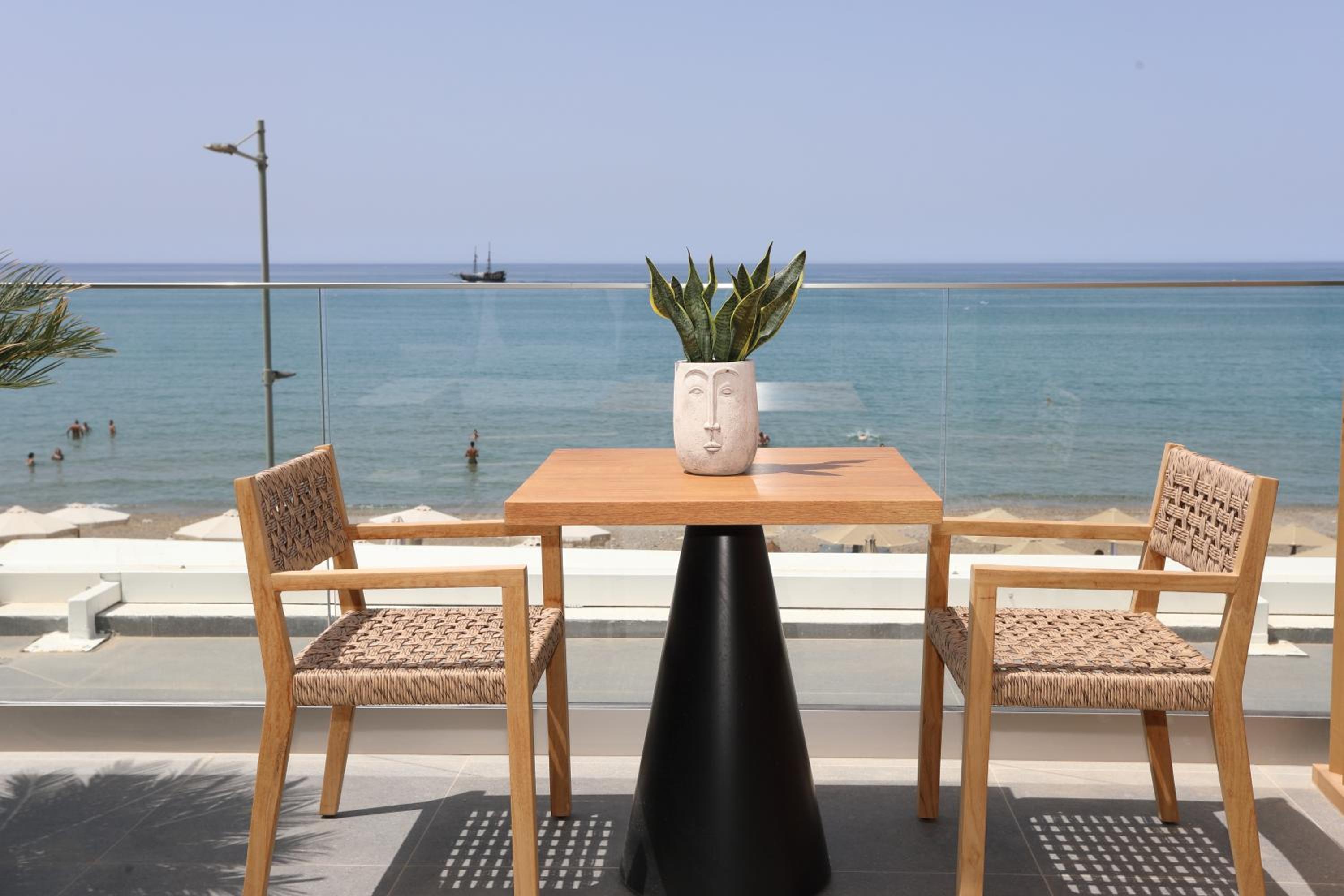 Deluxe Suite Sea View with Outdoor Jacuzzi