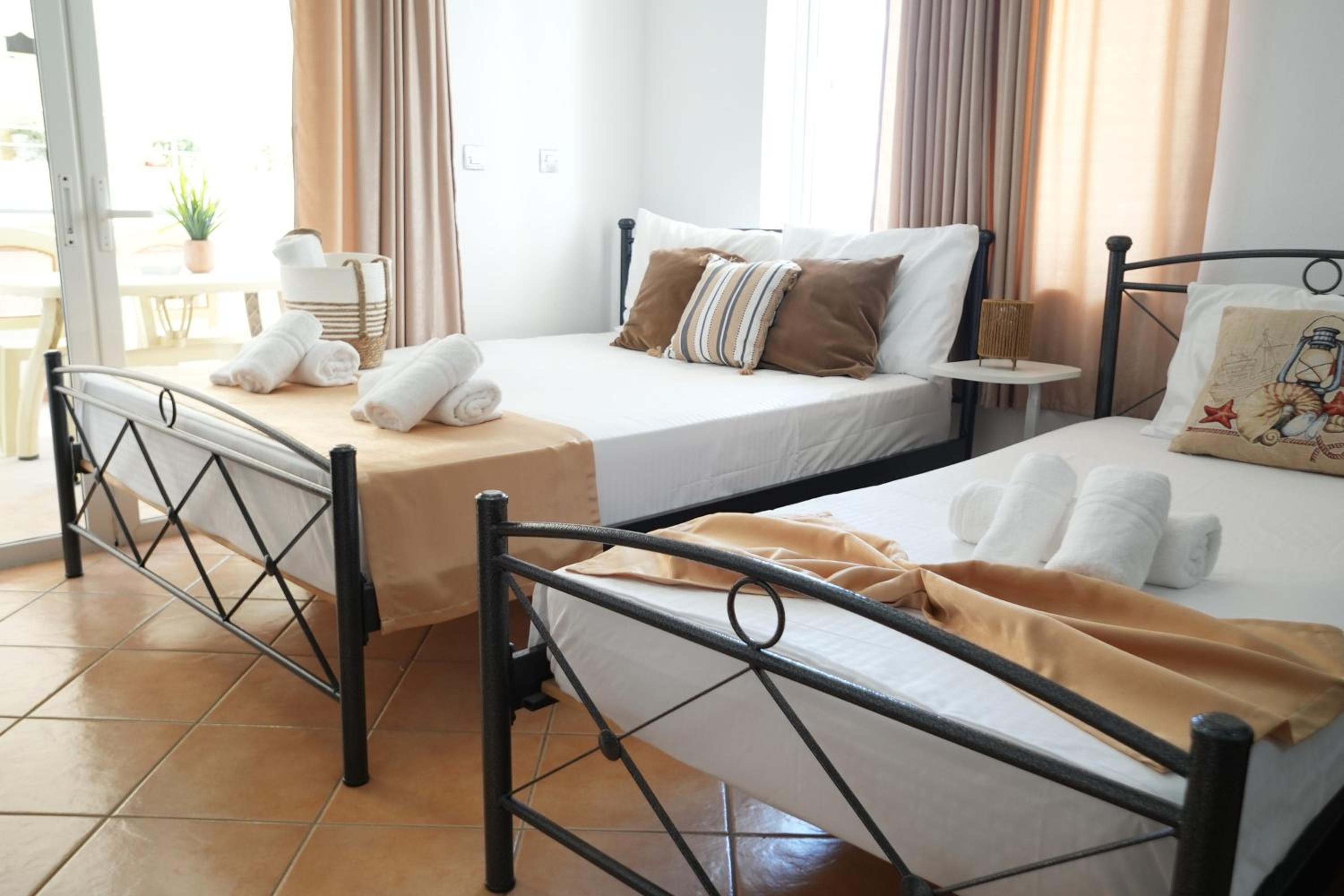 Family Studio with Sea View and Terrace