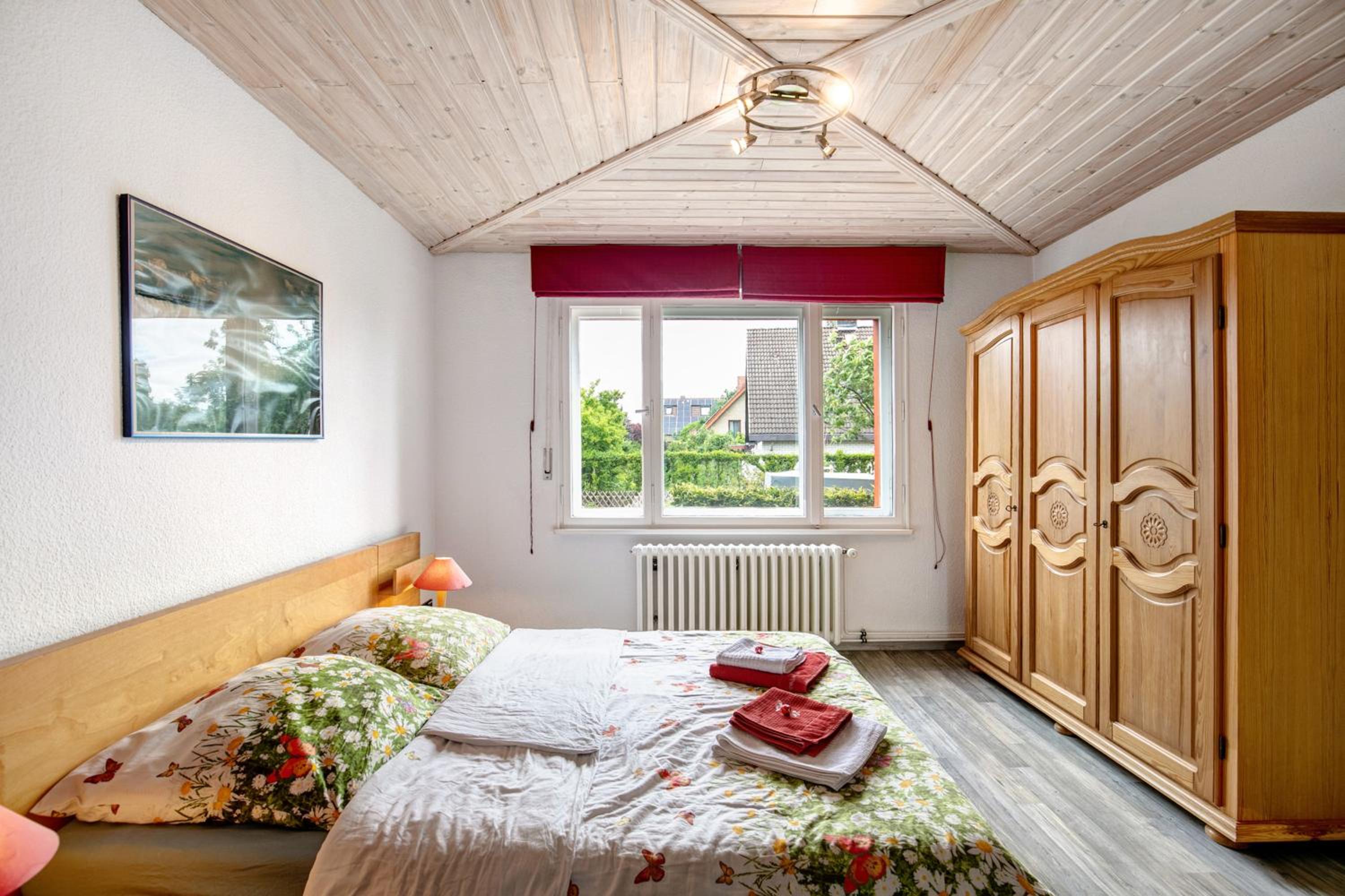 Two-Bedroom Deluxe Apartment with Garden View photo 2