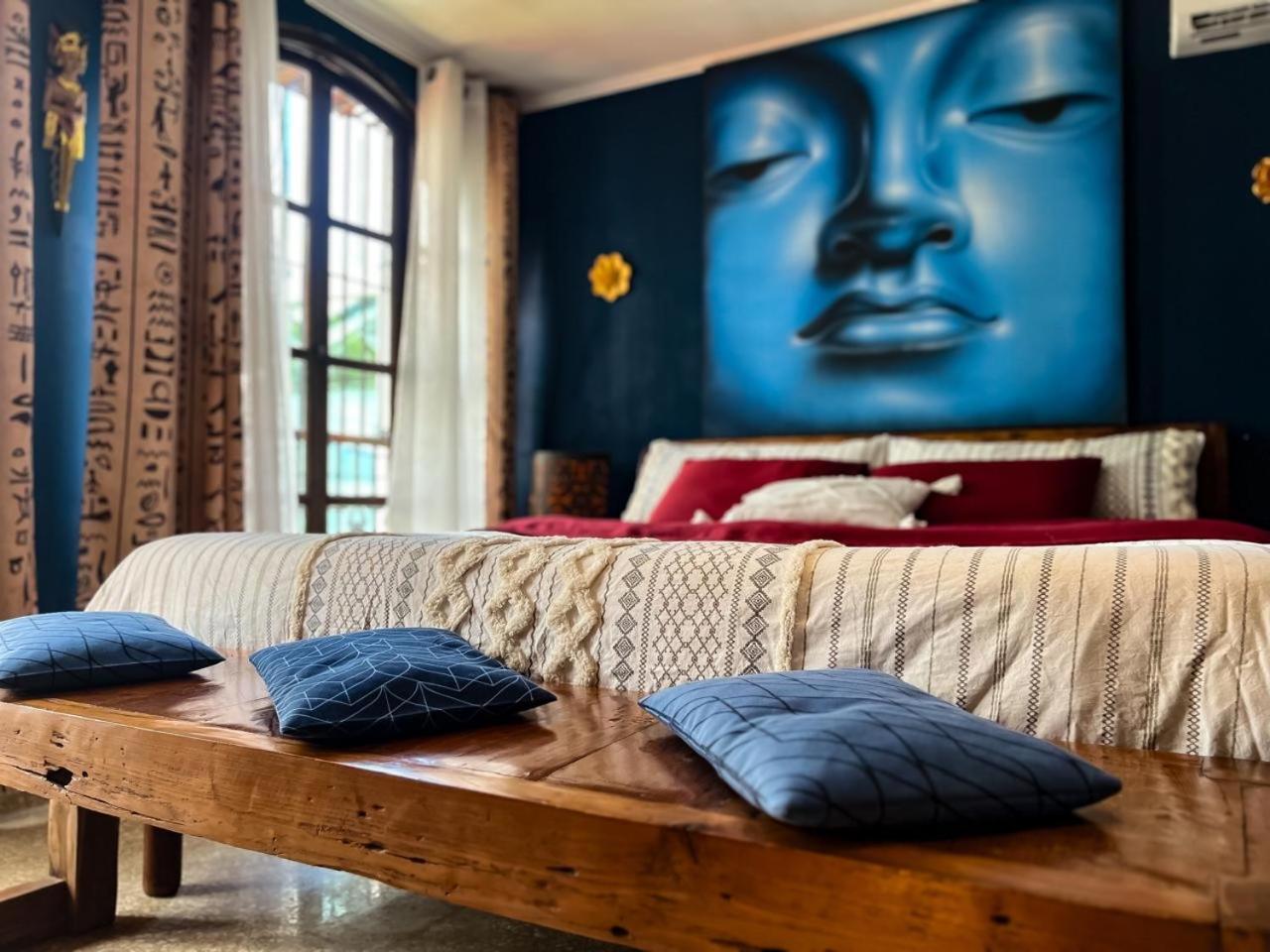 Deluxe King Suite photo 3