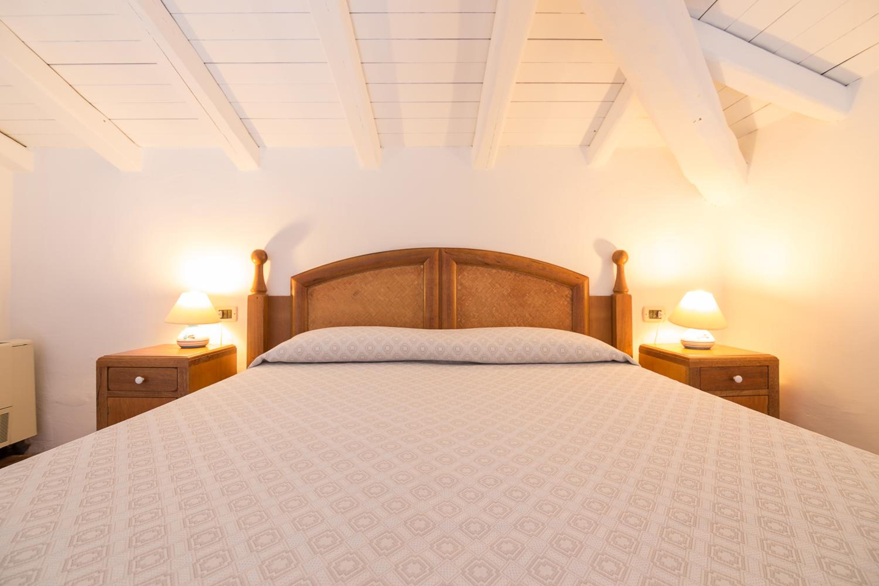 Deluxe Room - Photo 2