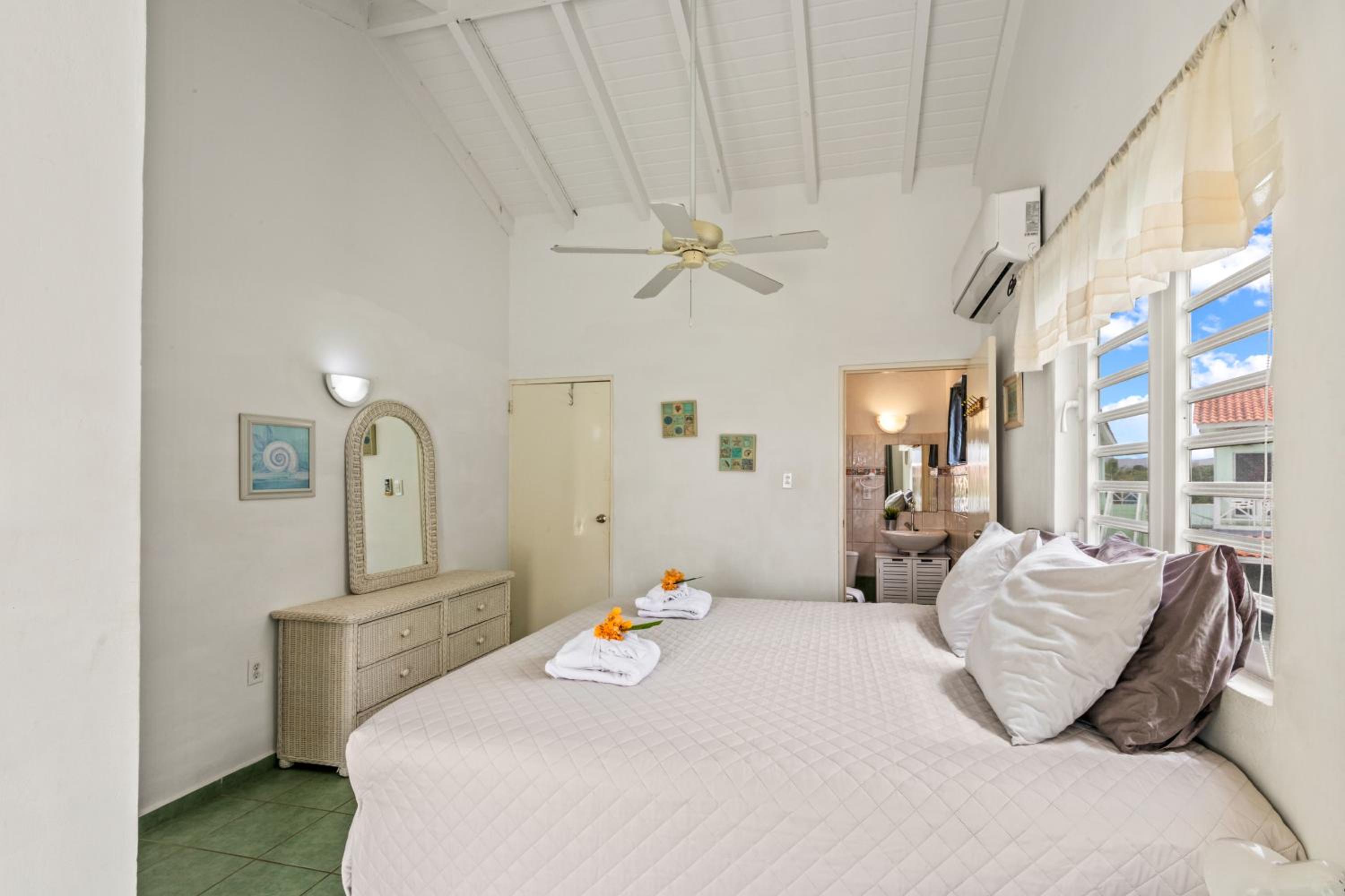 One-Bedroom Apartment with Sea View