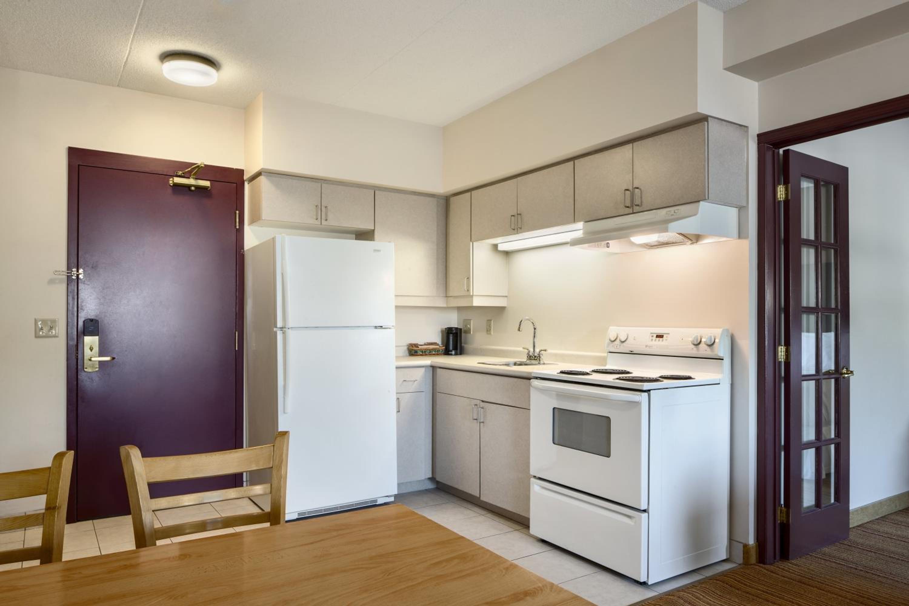 Efficiency Family Deluxe Room - Non-Smoking - Photo 3