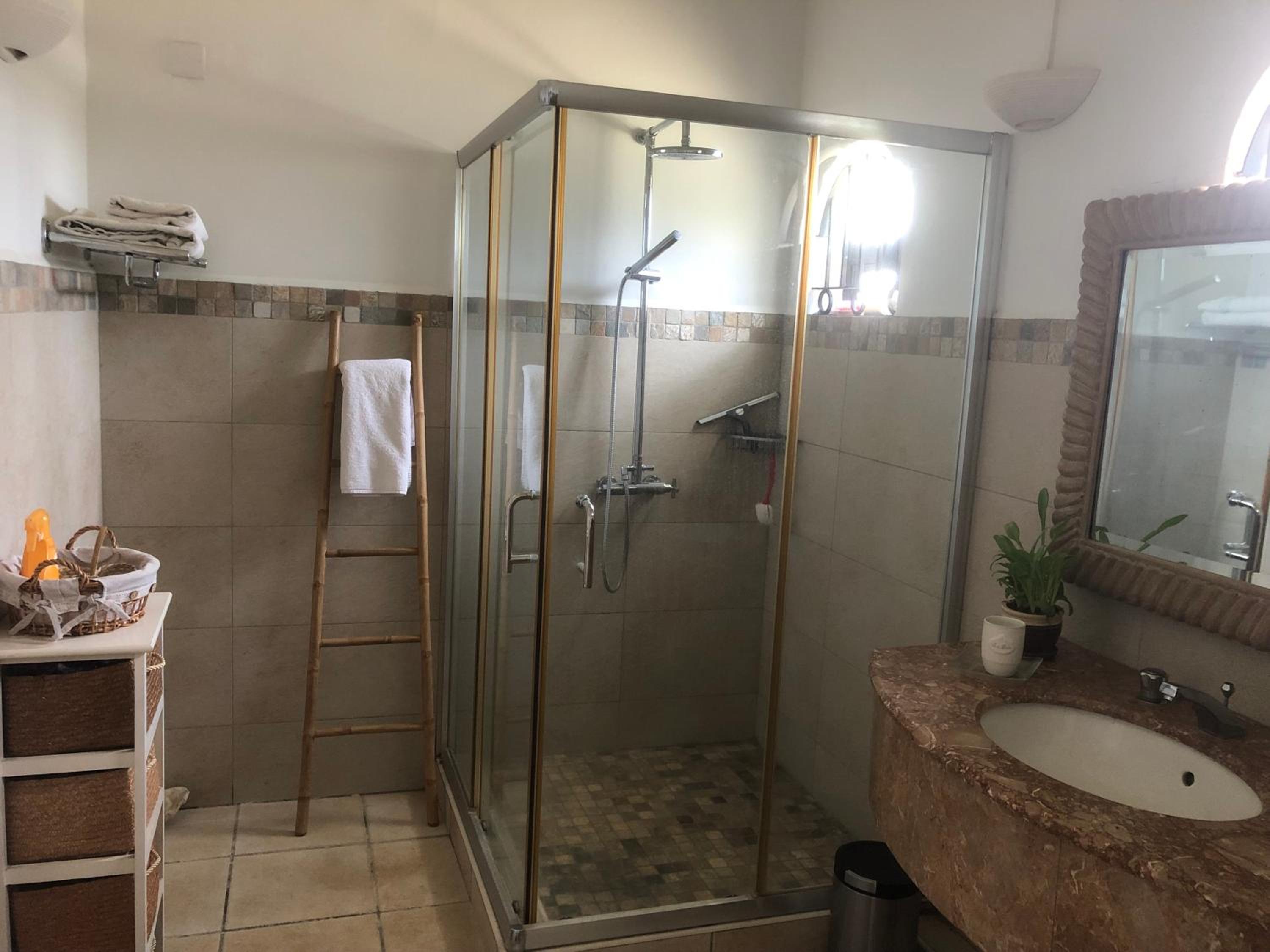 Double Room with Private Bathroom photo 2
