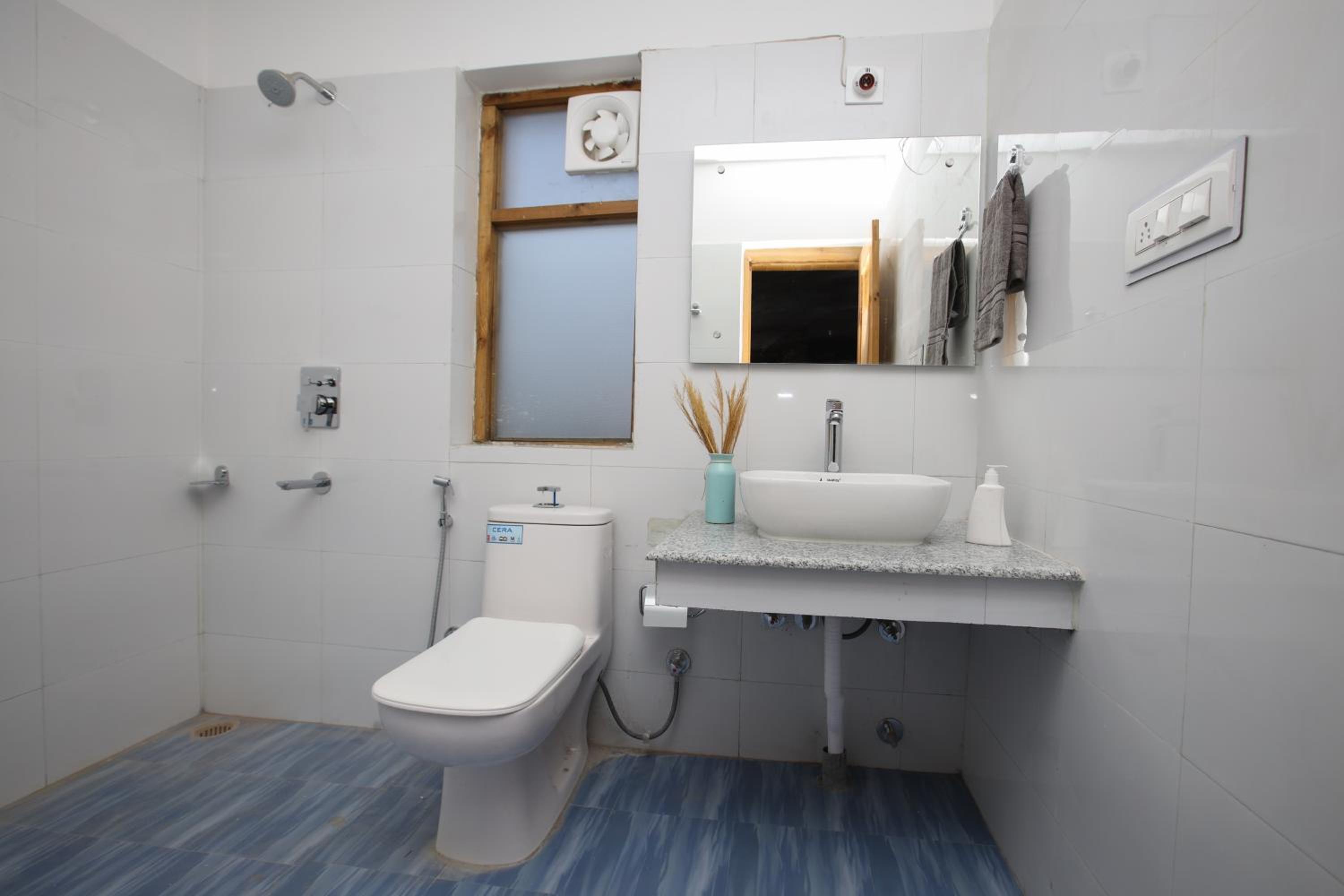 Double Room With Private Bathroom photo 3