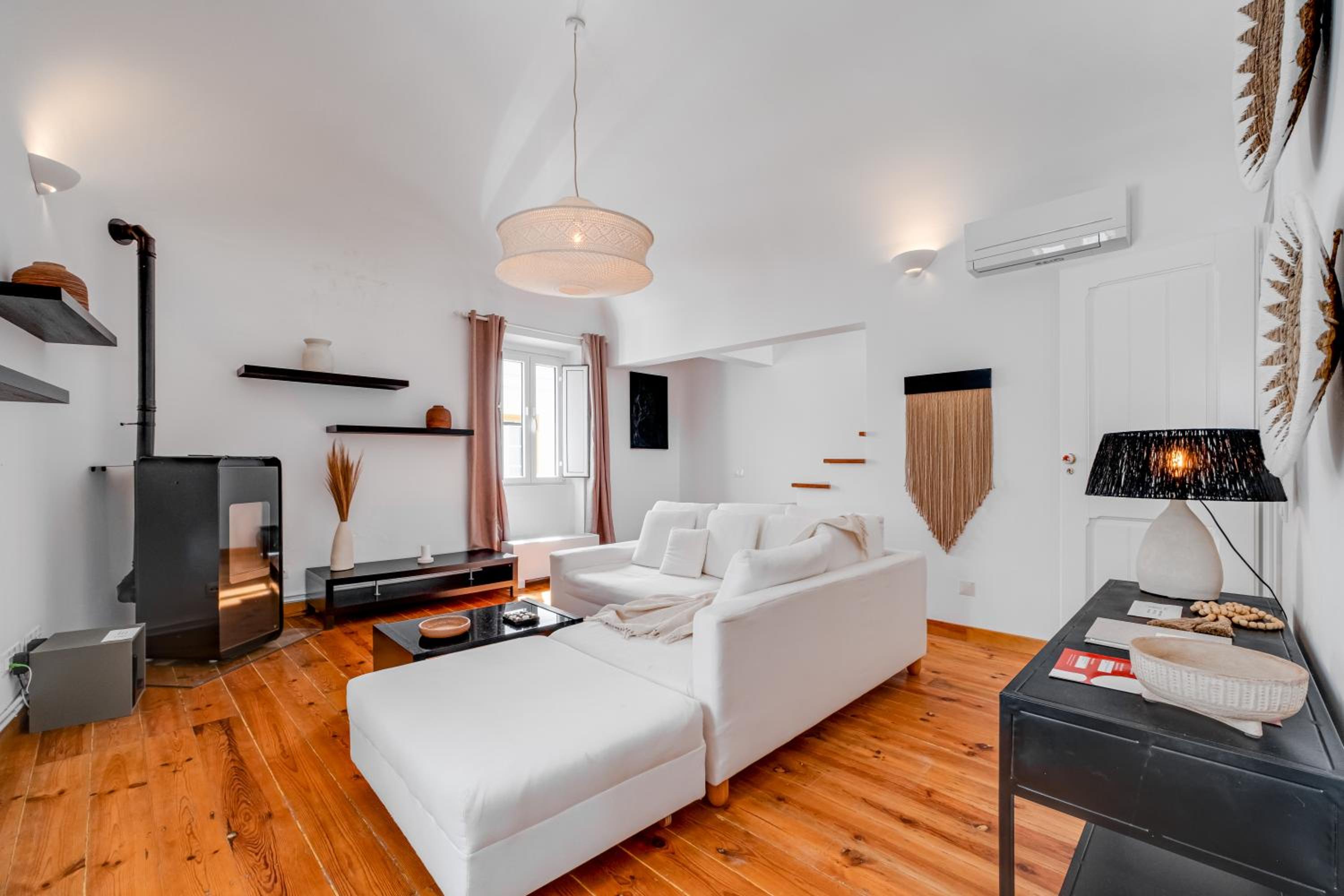 Three-Bedroom Apartment photo 1